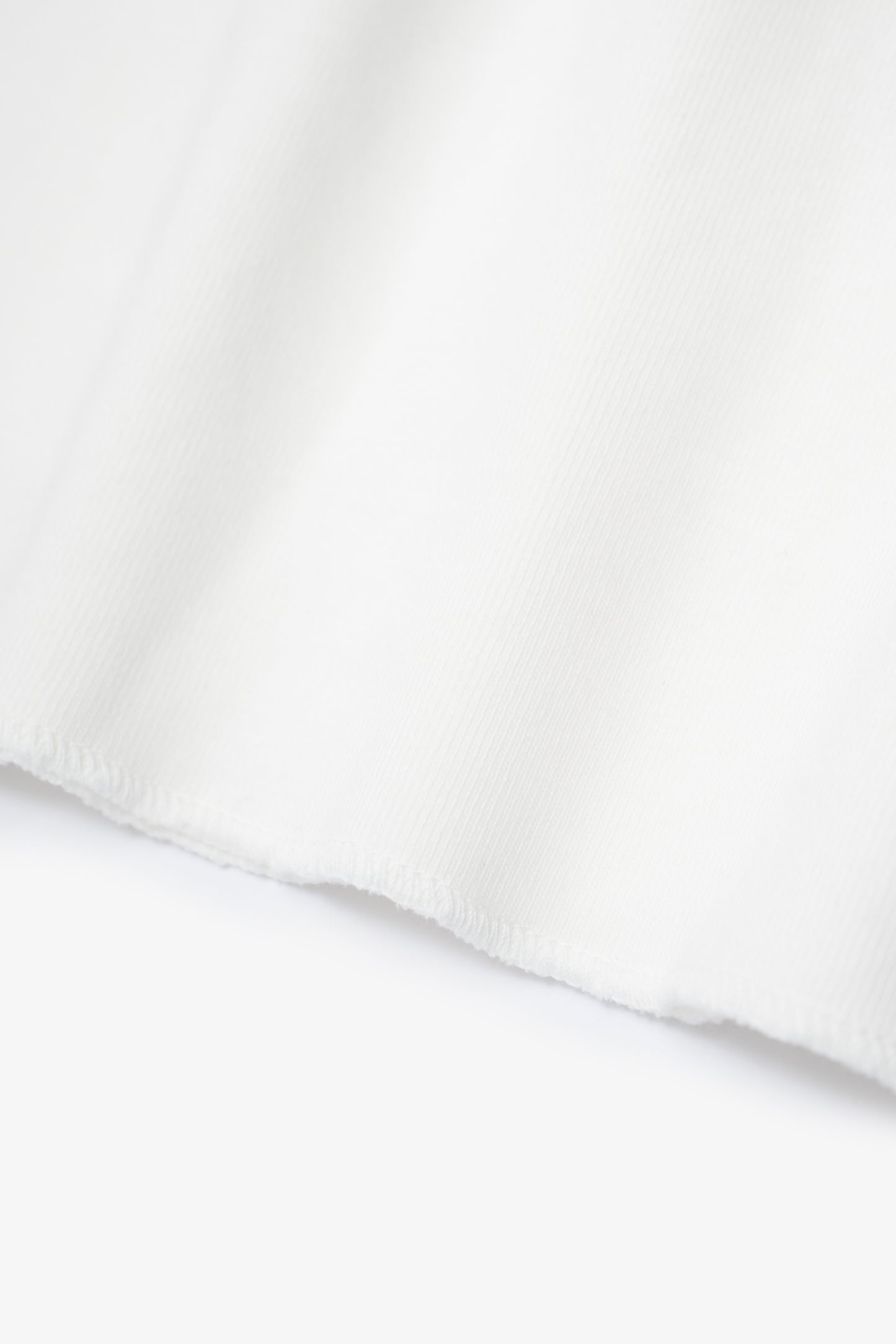 HIGH V-NECK T-SHIRT - WHITE