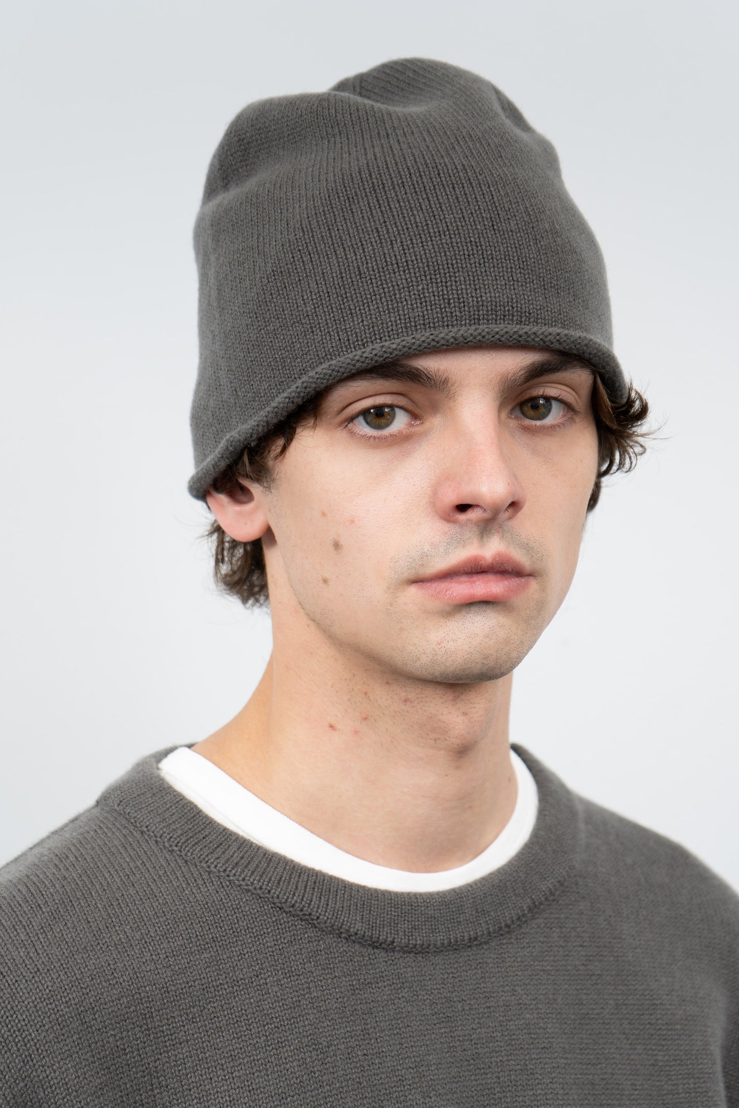 Close-up of model wearing LW036 Ambrosia Beanie in marine gray