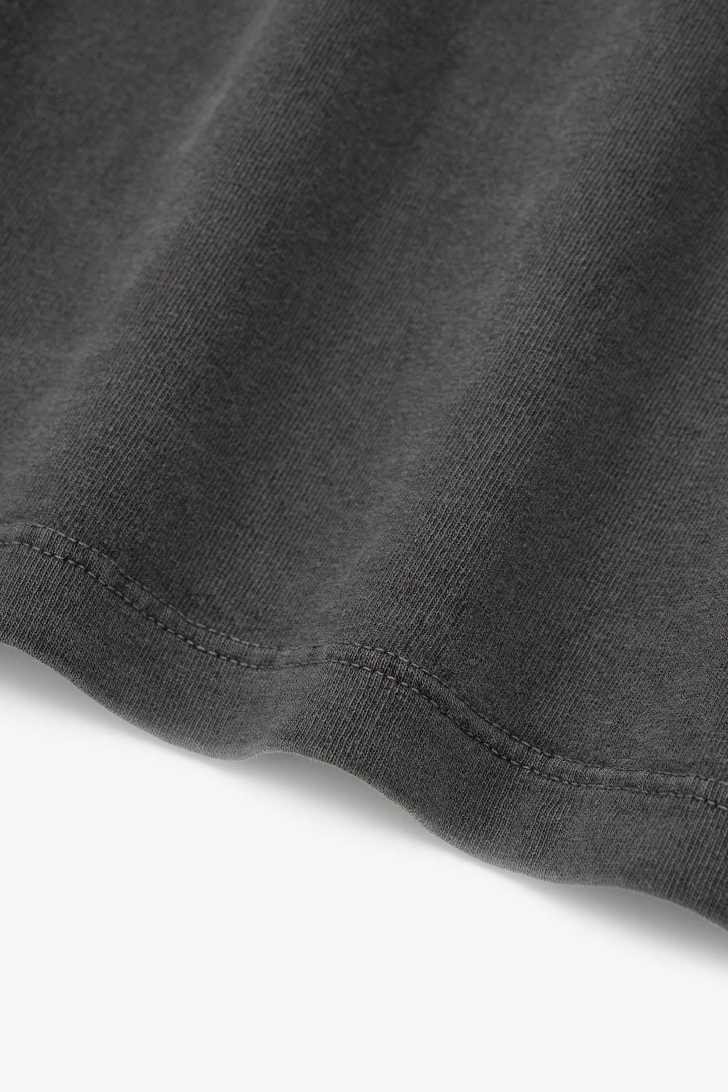 Fabric ripple detail of LW101 Our T-shirt