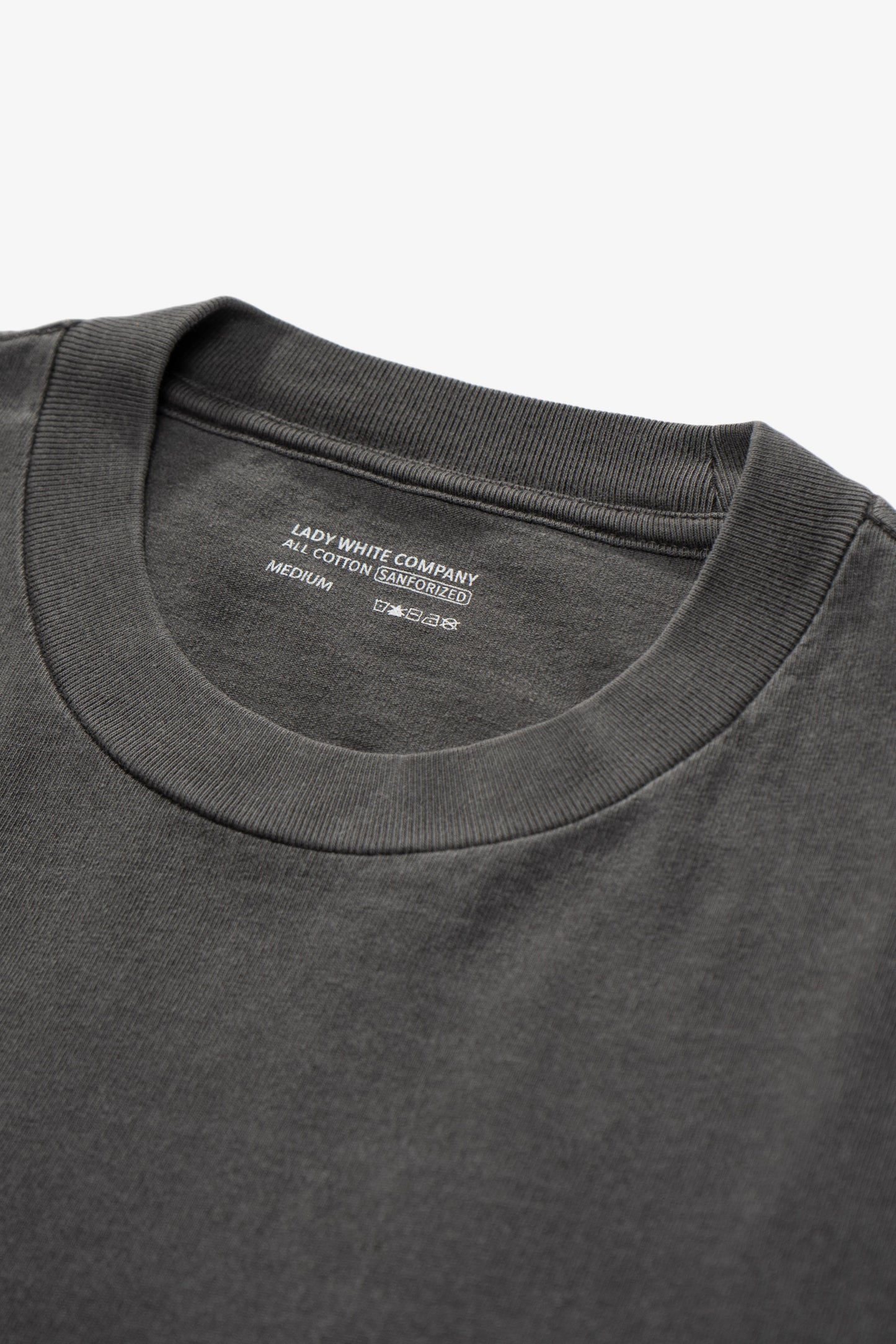 Collar detail of LW102 Municipal T-shirt in Grindle
