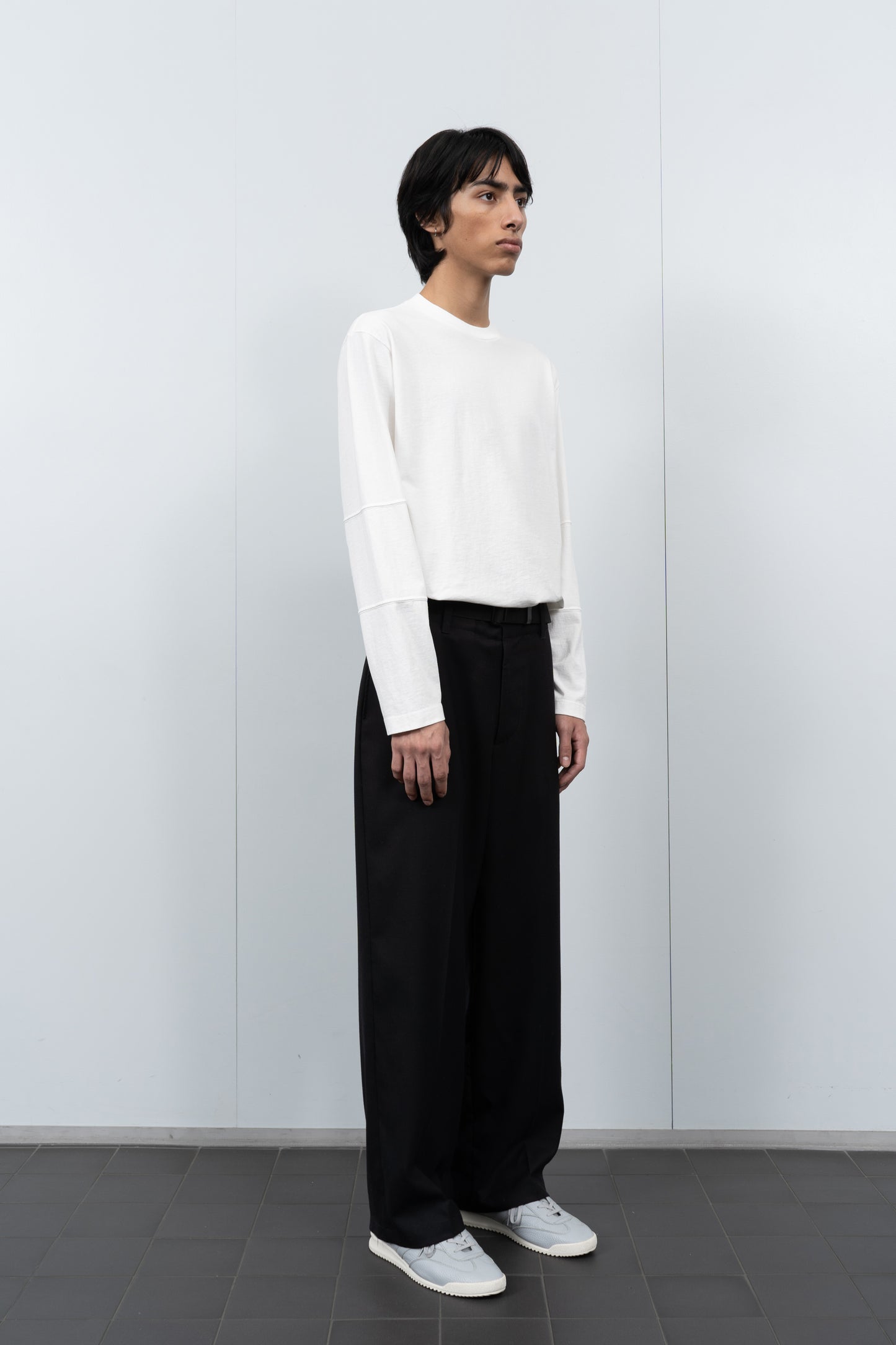 LW108 Tripanel L/S T-shirt in White on a model