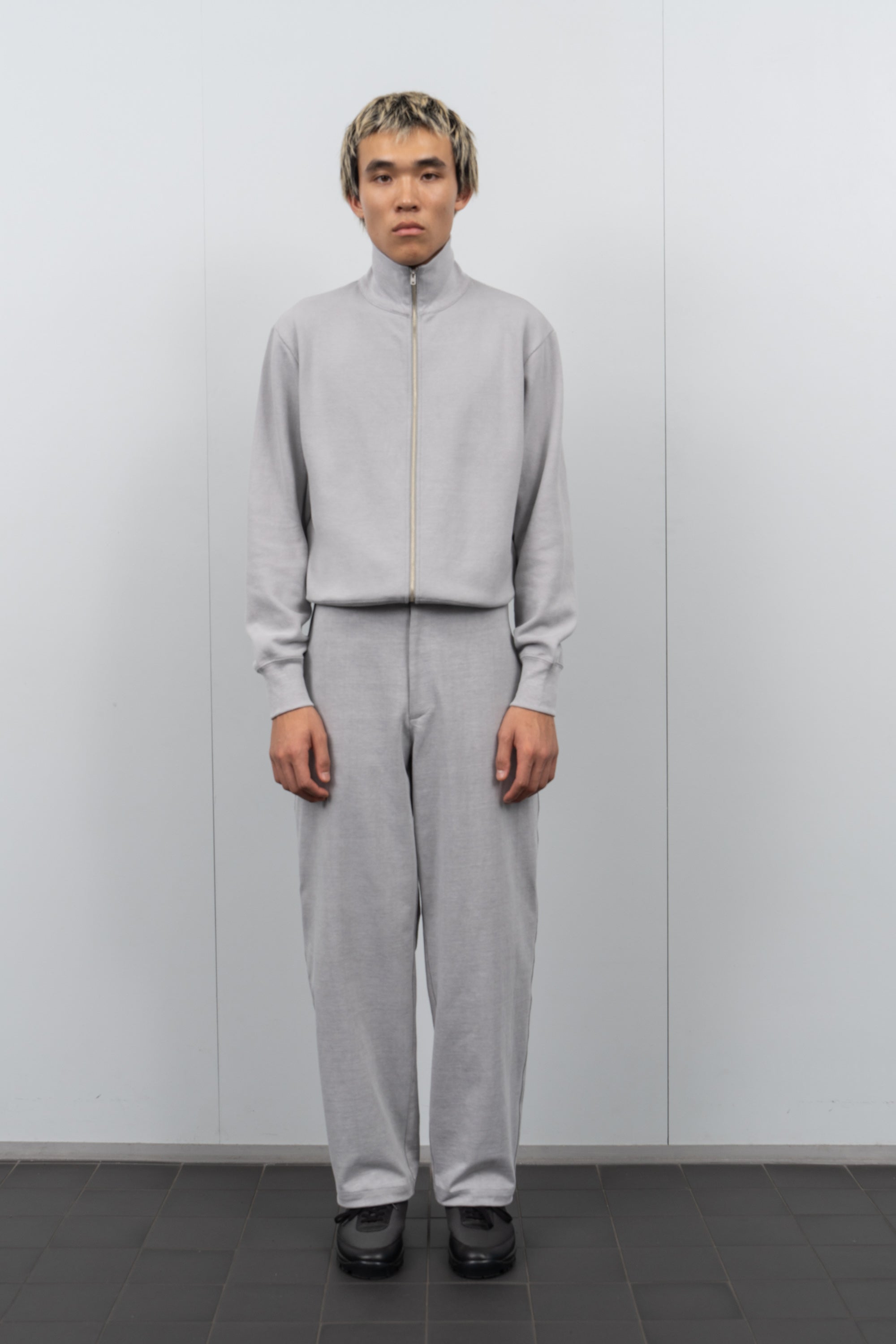 LW1100 Jersey Trouser in Pigment Chalk on a model