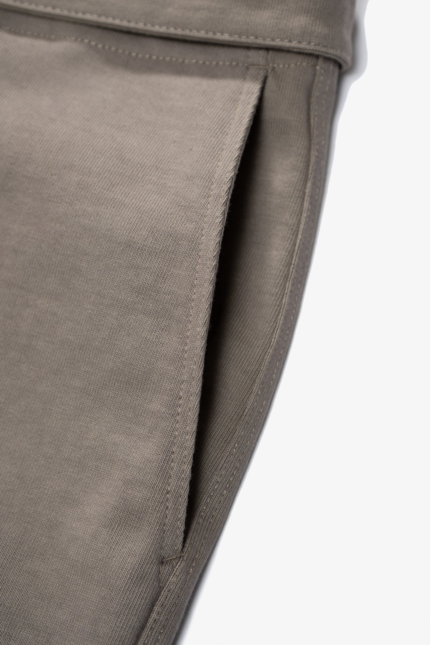 Pocket detail of LW1100B Belted Jersey Trouser in Anvil Grey