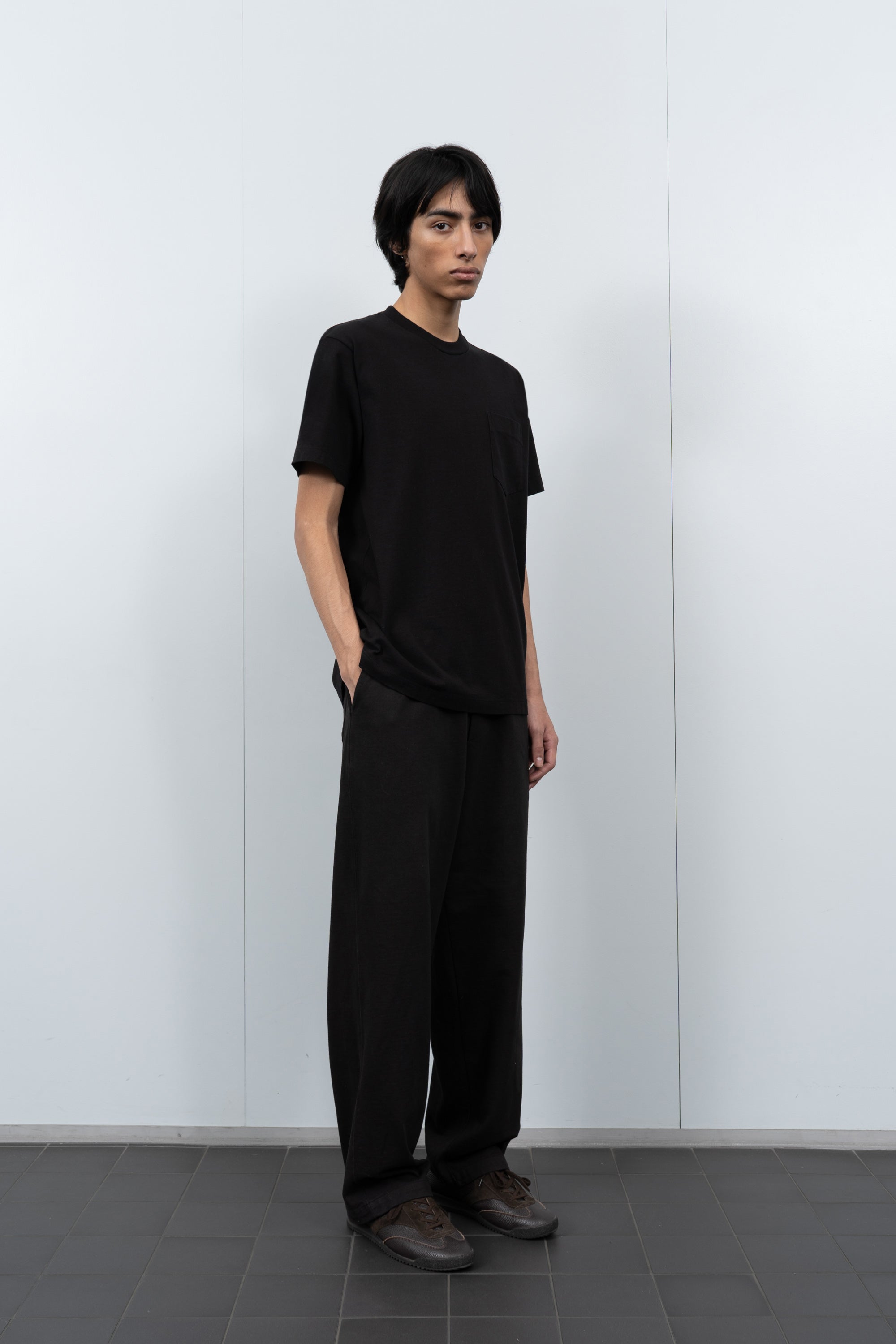 LW1120 Balta Pocket T-shirt in Black on a model