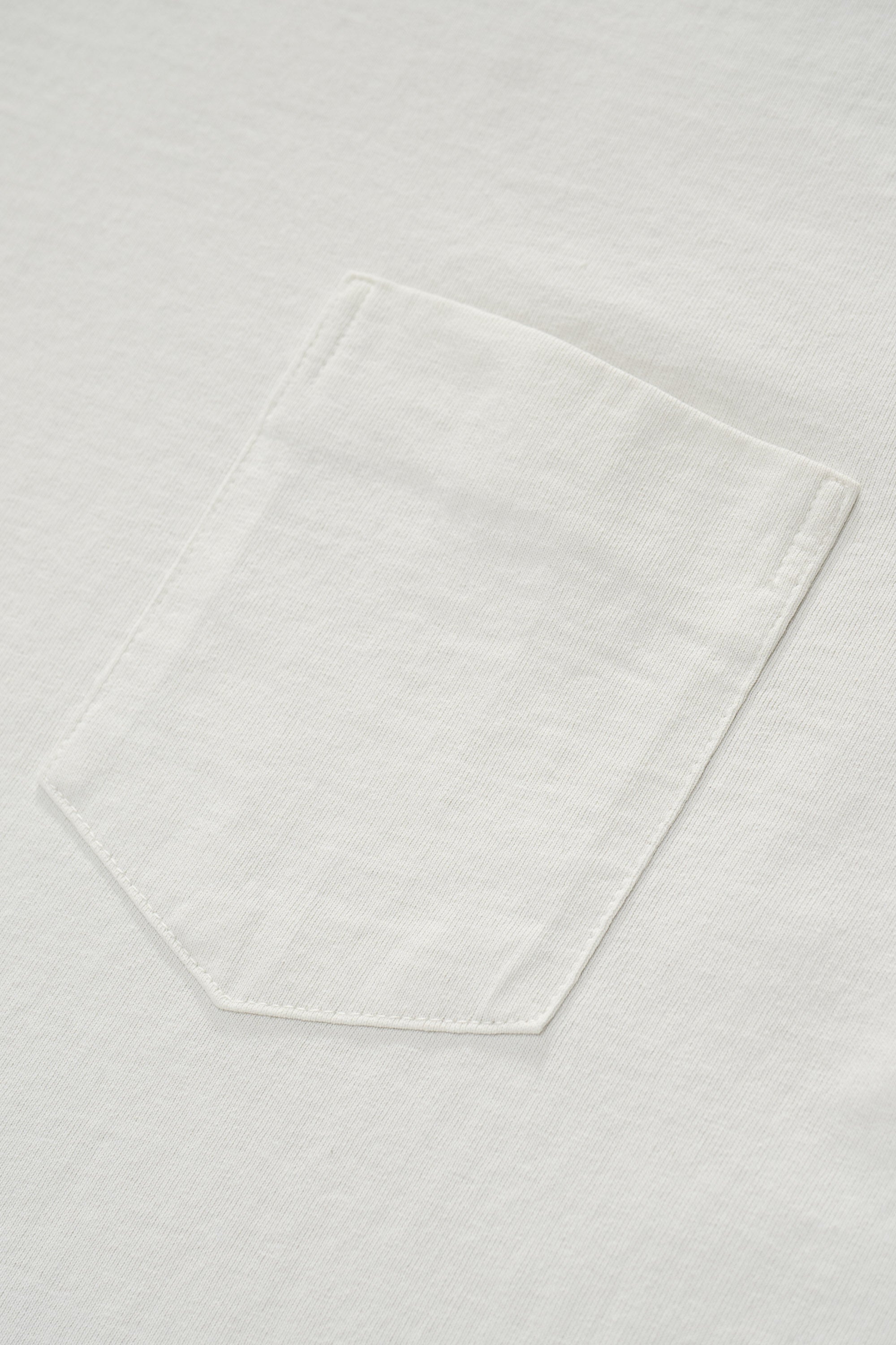 Fabric ripple detail of LW1120 Balta Pocket T-shirt in Off White