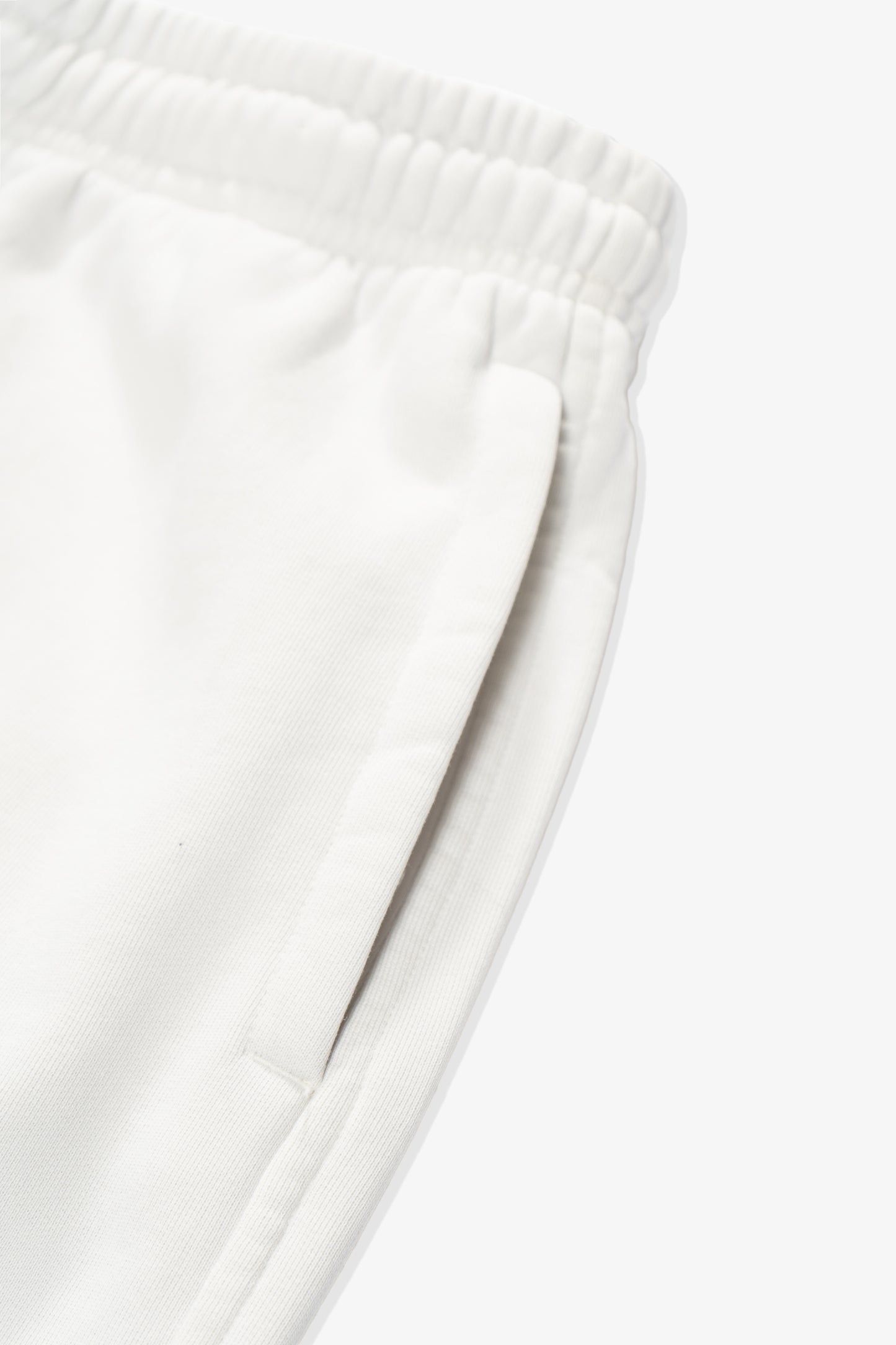 Pocket detail of LW1144M Midweight Sweatpants in Off White