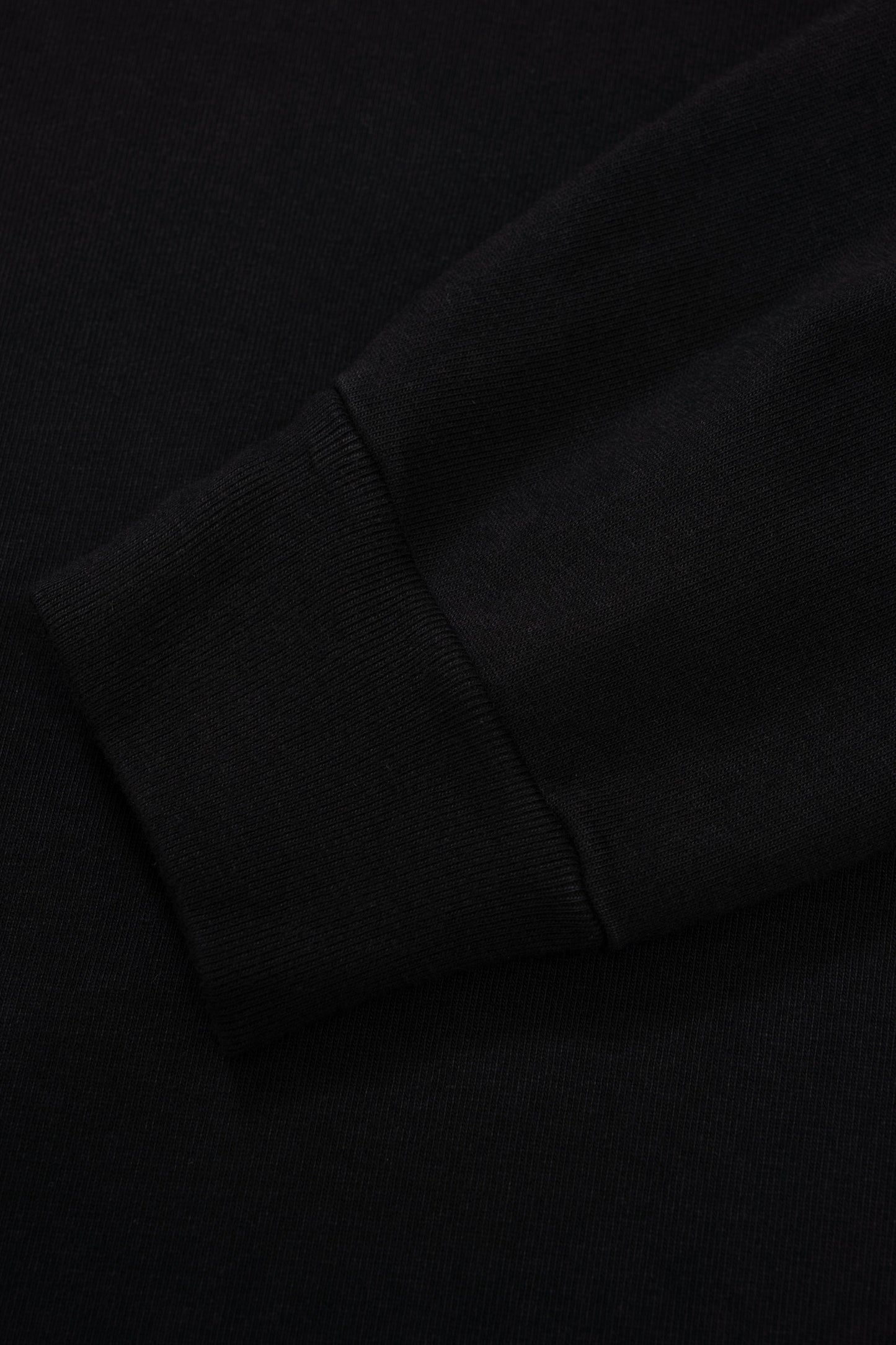 Cuff detail of LW130LS Rugby T-shirt in Black
