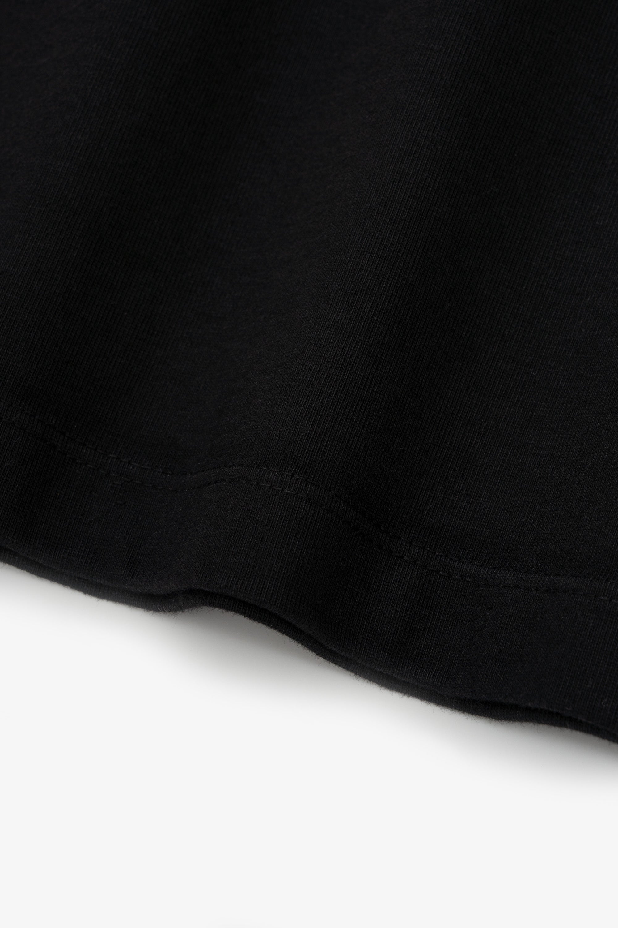 Fabric detail of LW130LS Rugby T-shirt in Black