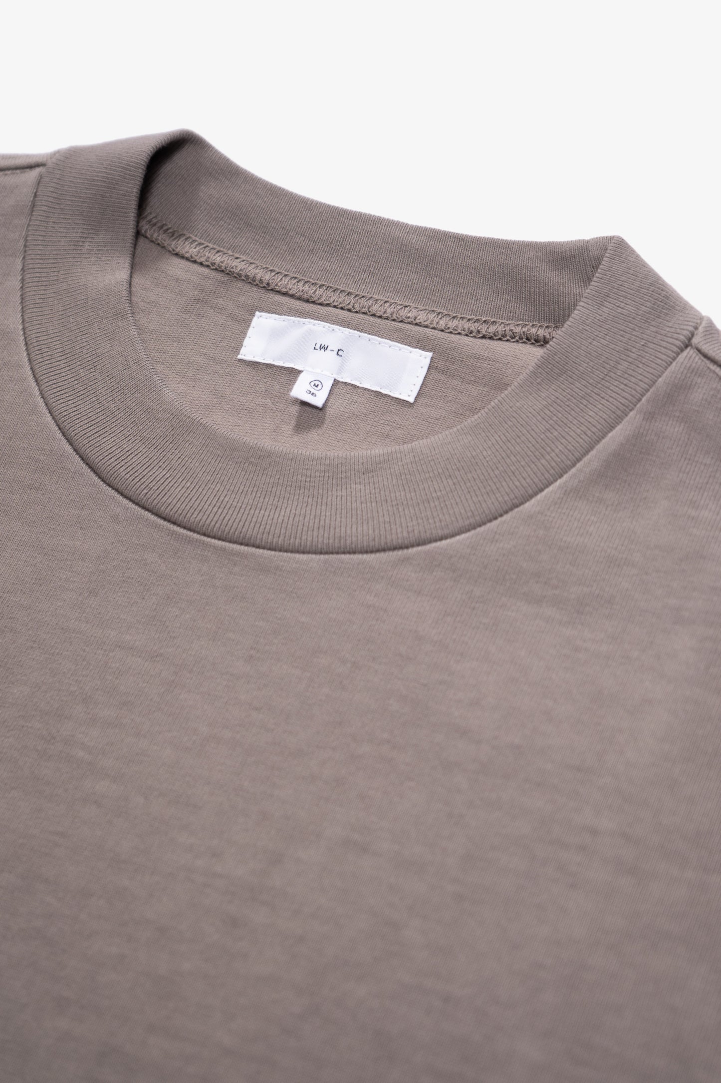Collar detail of LW130T Rugby T-shirt in Anvil Grey