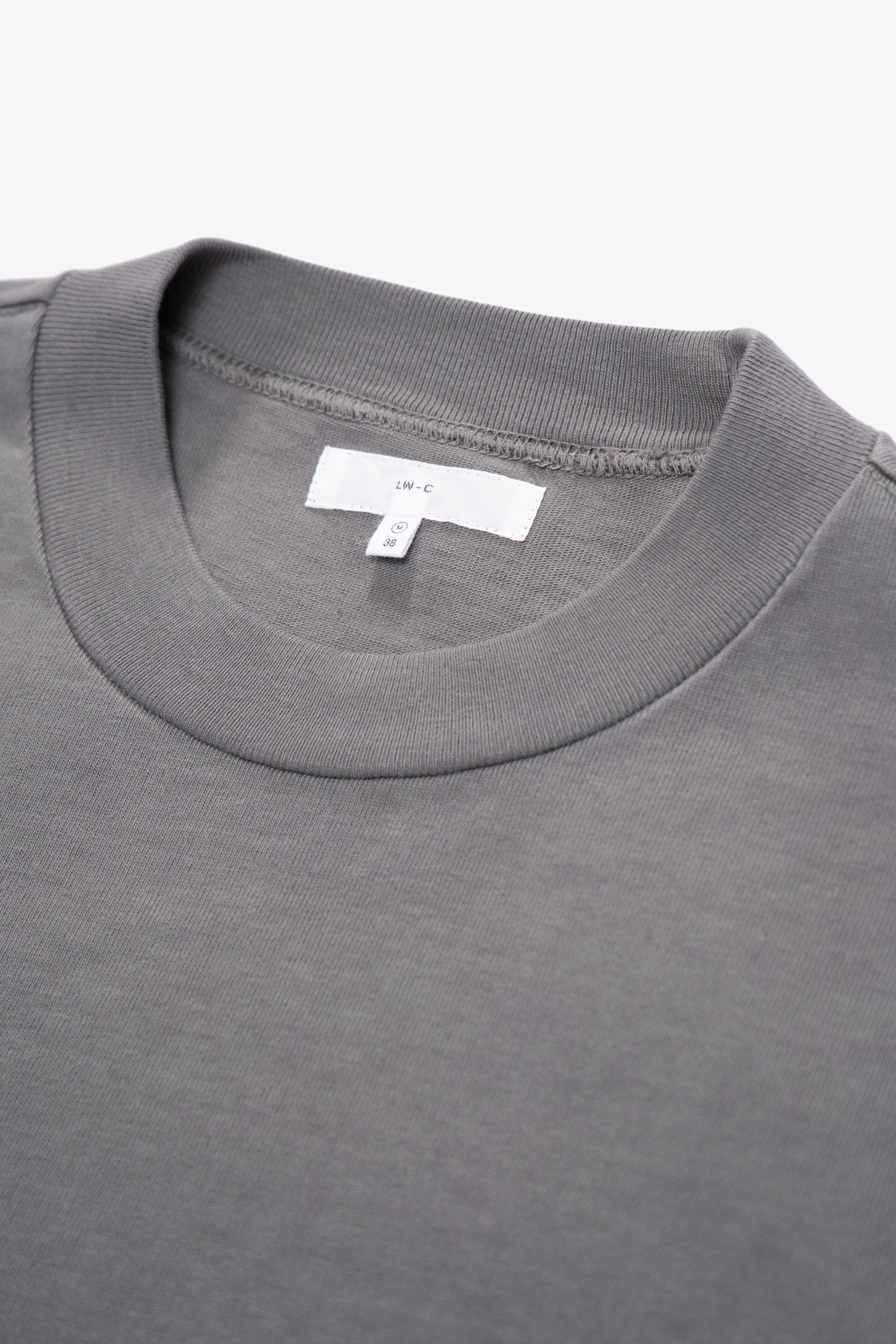 Close-up of collar of LW130T Rugby T-shirt in kelp