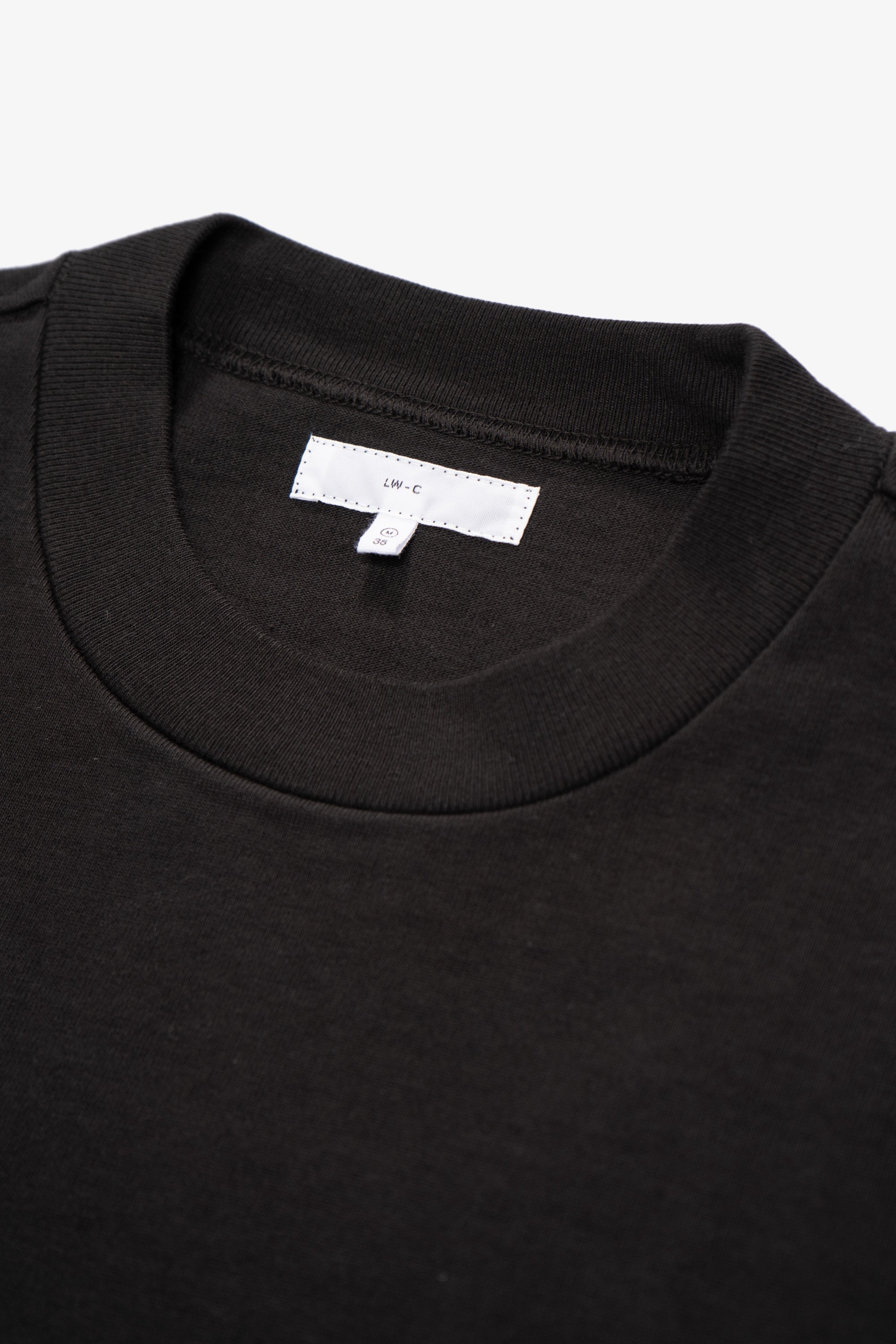 Close-up of collar of LW130T Rugby T-shirt in Shadow