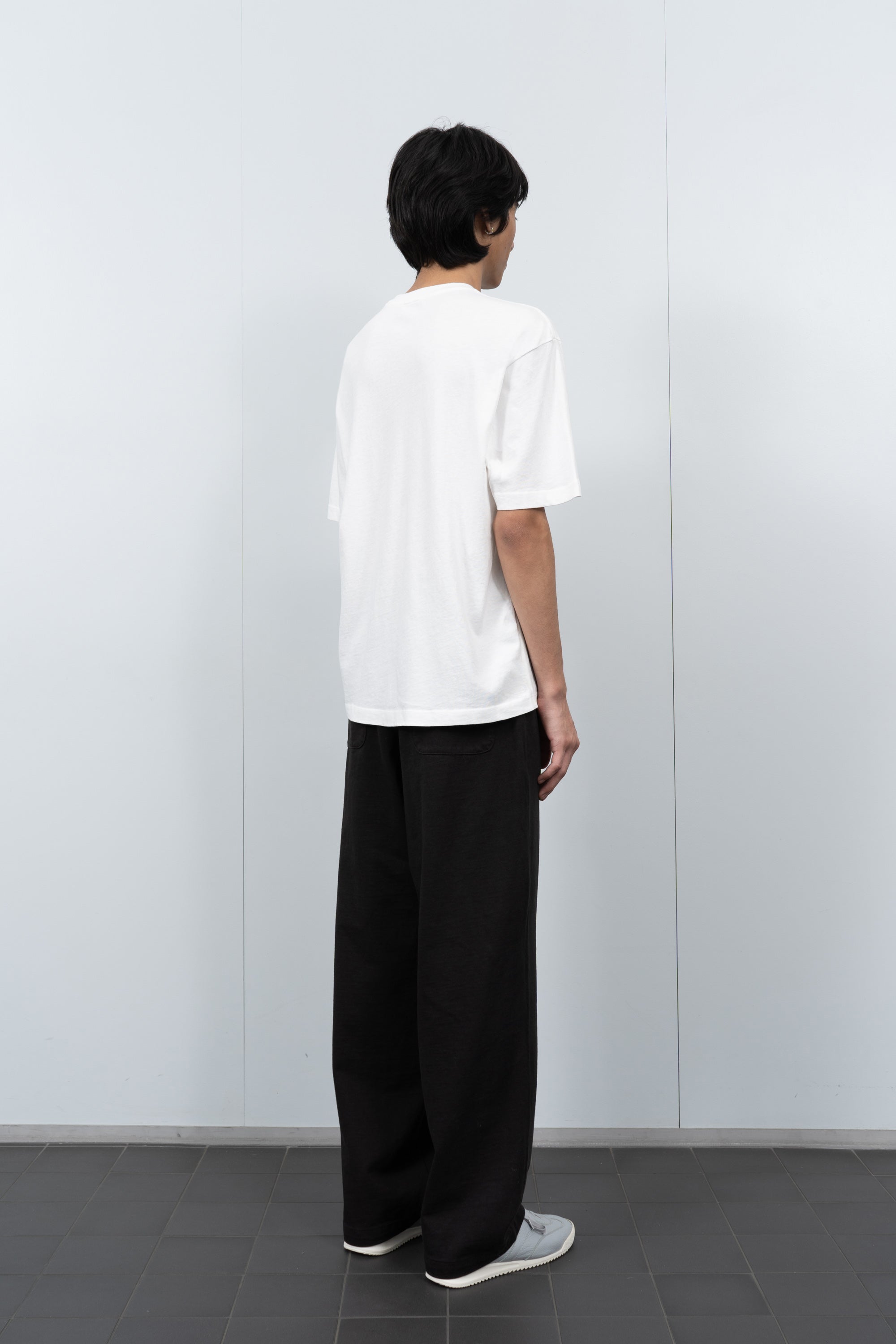 LW141 Athens T-shirt in White on a model