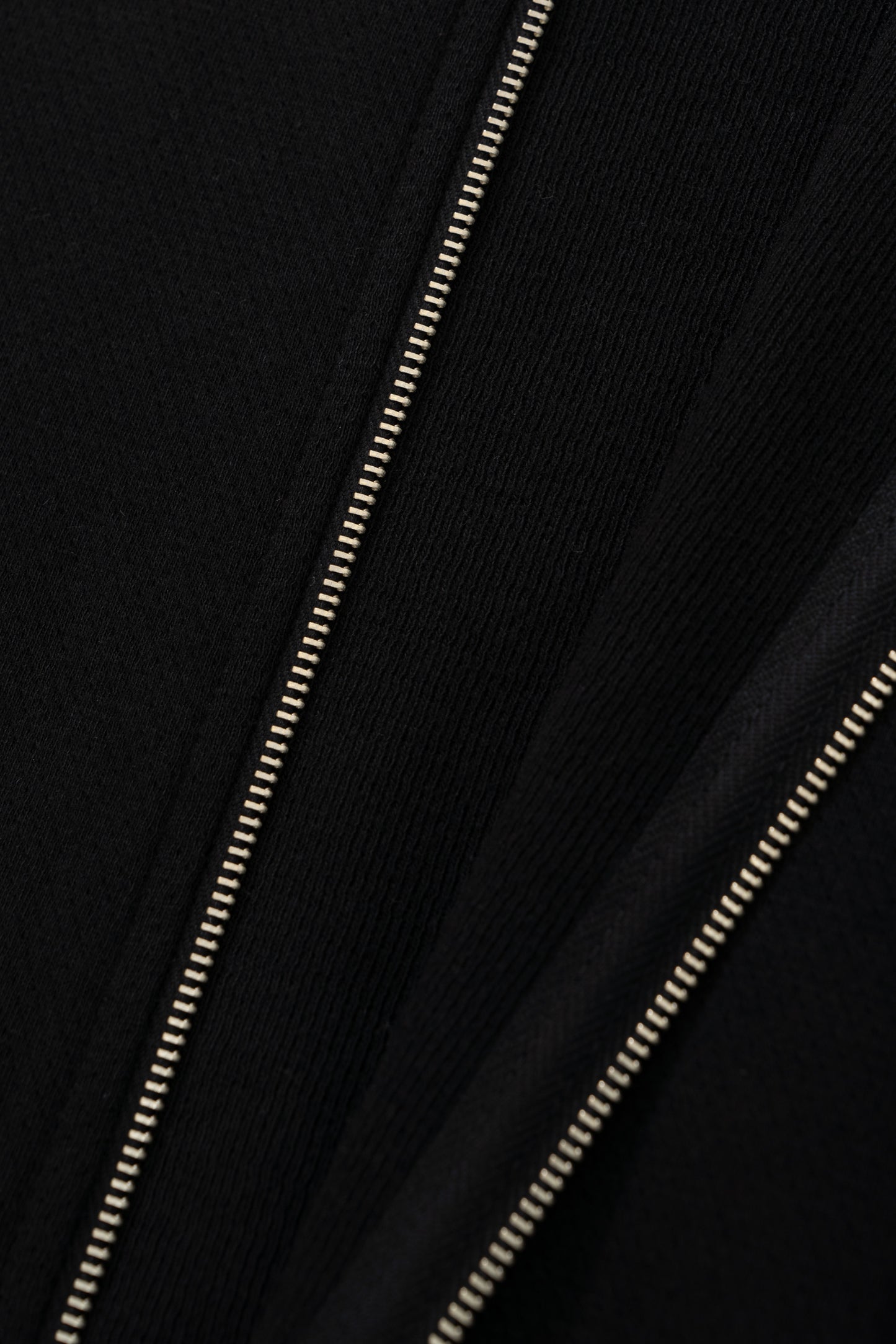 Zipper detail of LW1450M Mesh Full Zip in Black