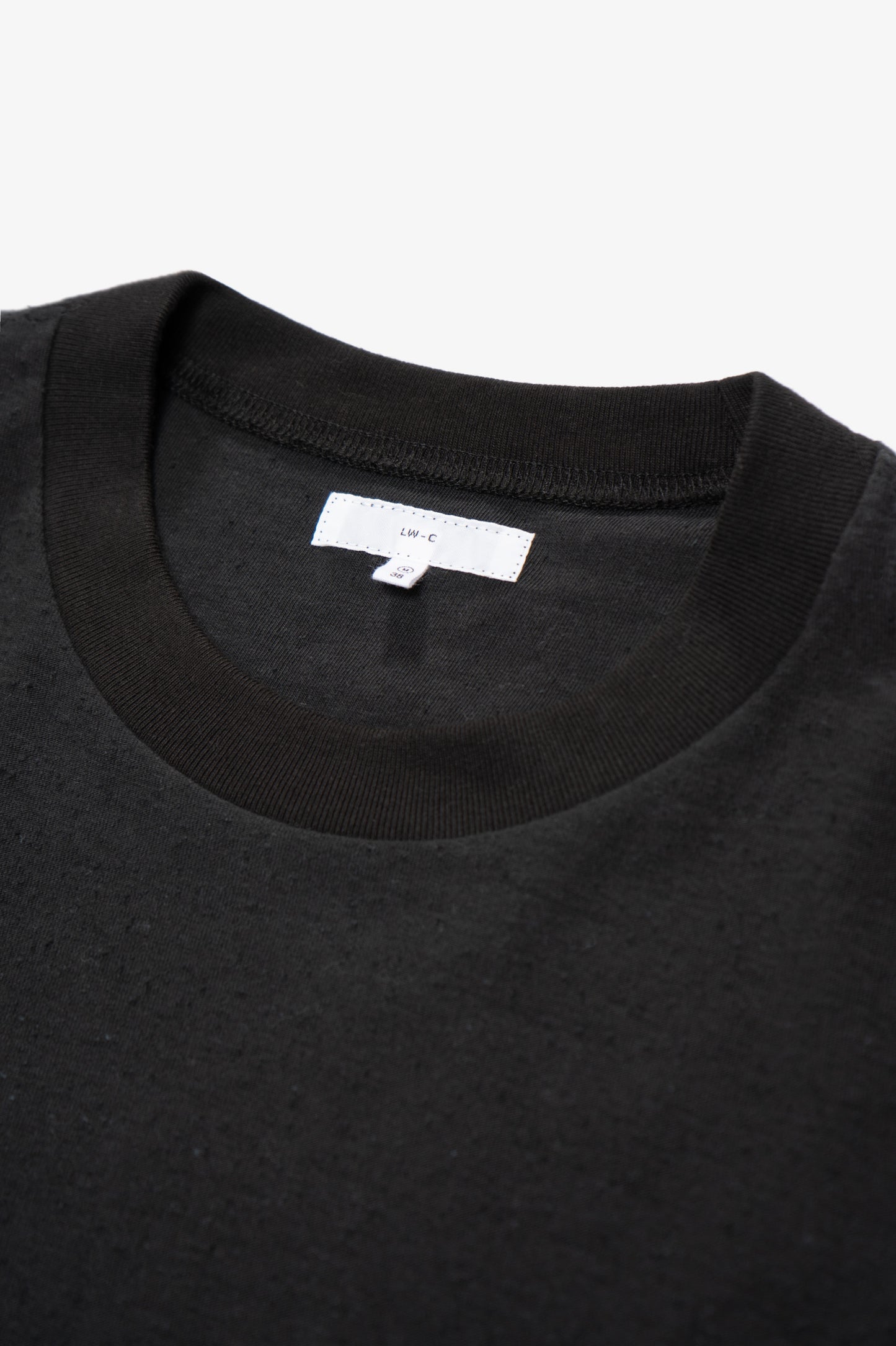 Collar detail of LW160 Nep T-shirt
