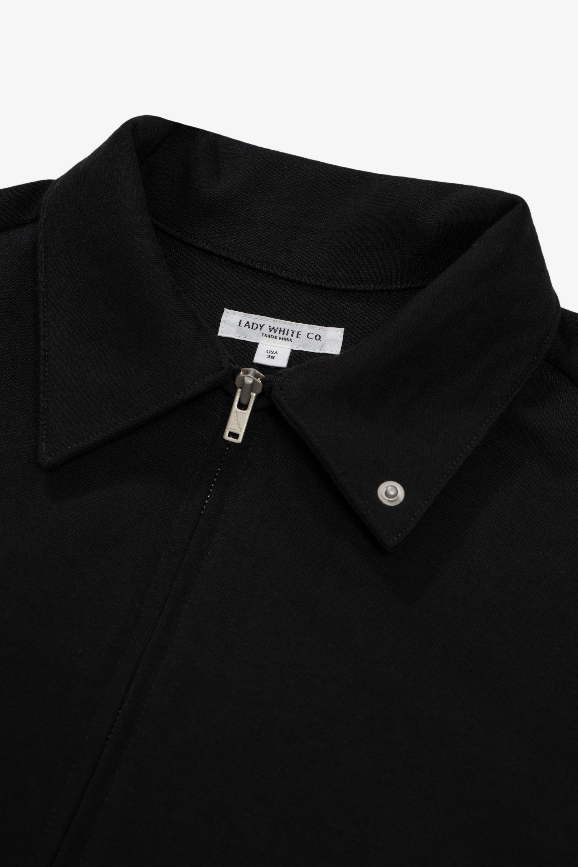 Collar detail of LW1670 Coach Jacket in Black