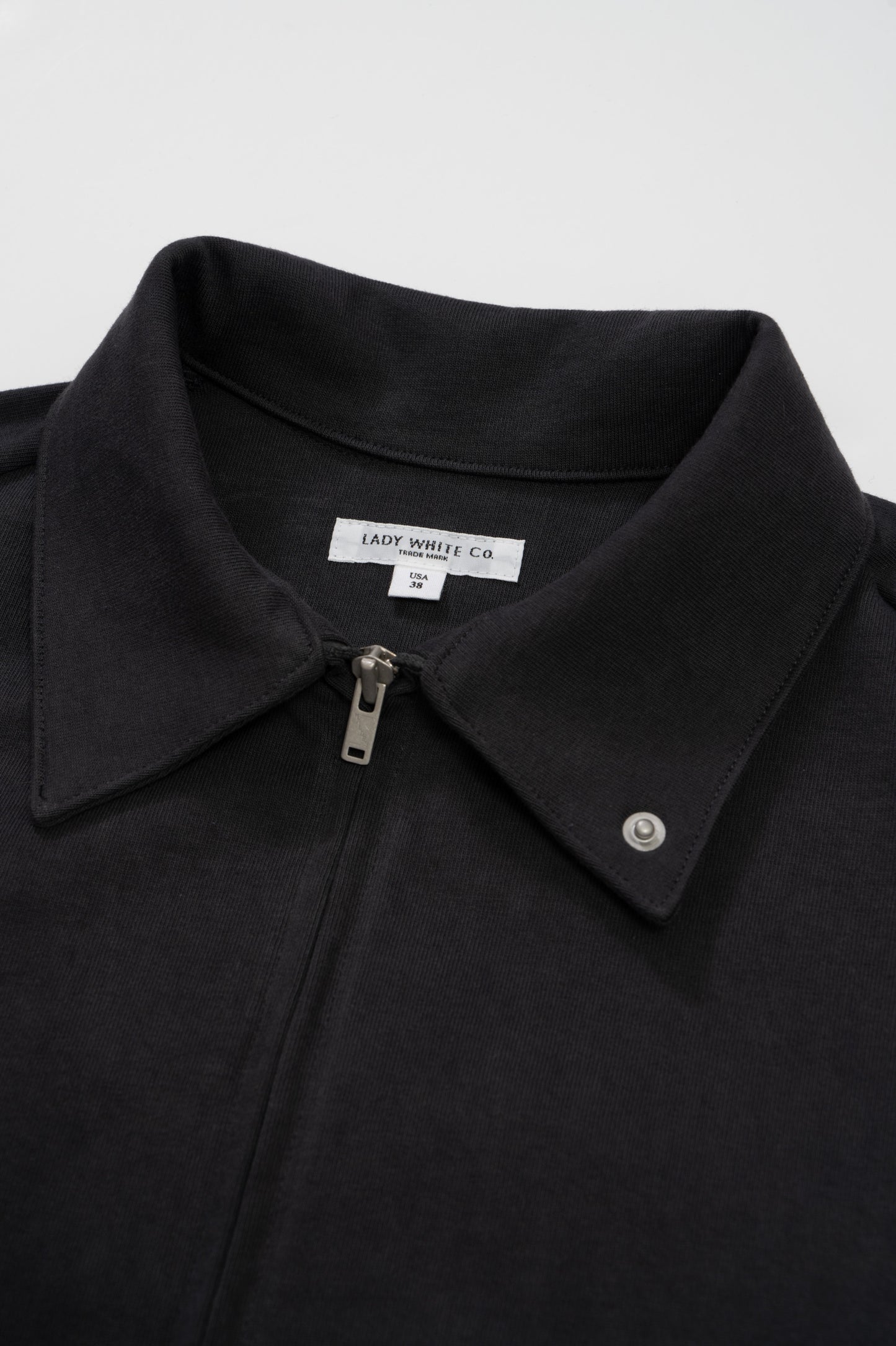 Collar detail of LW1670 Coach Jacket in Faded Black