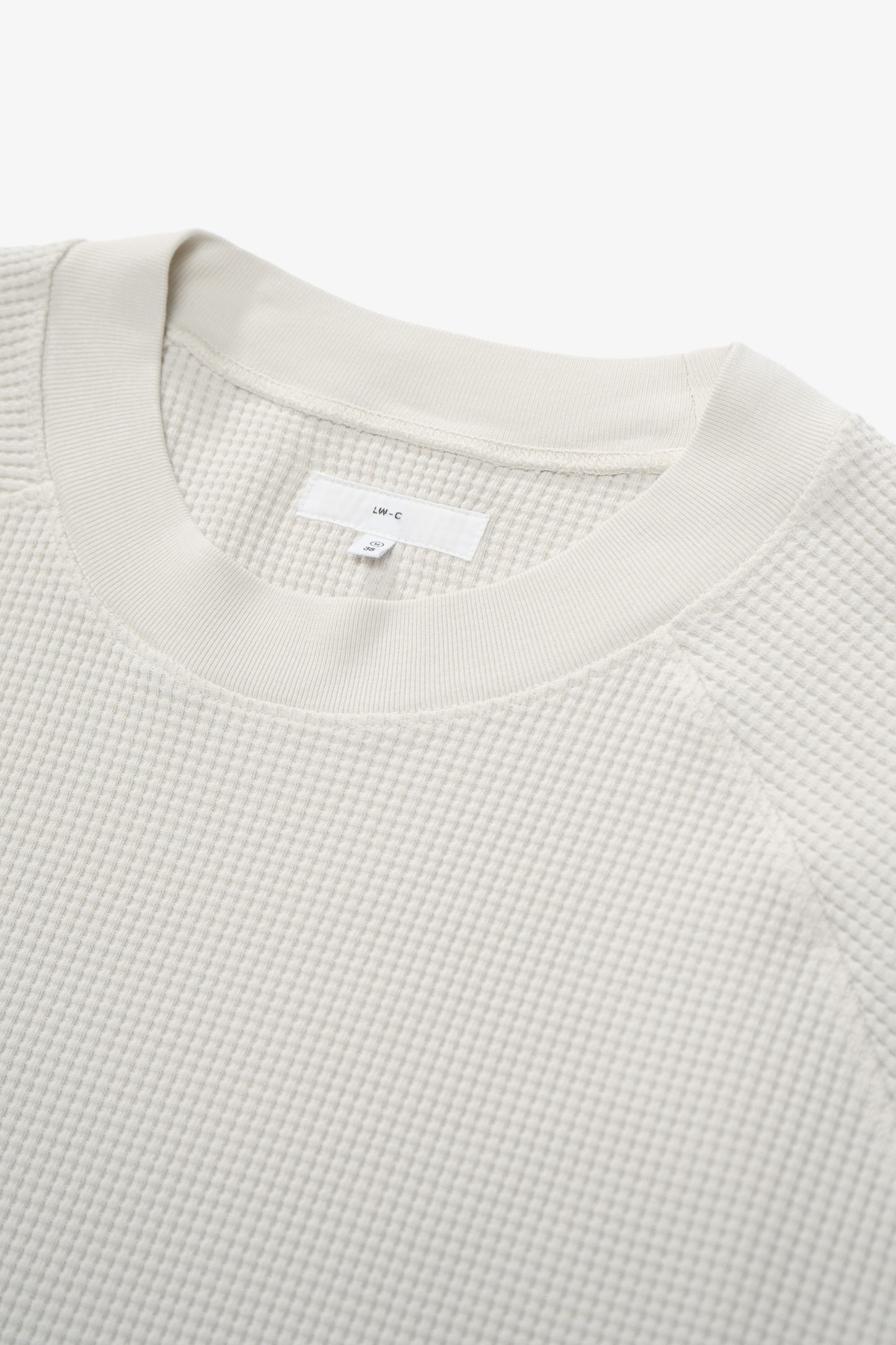 Collar detail of LW217 Raglan Thermal in Off White