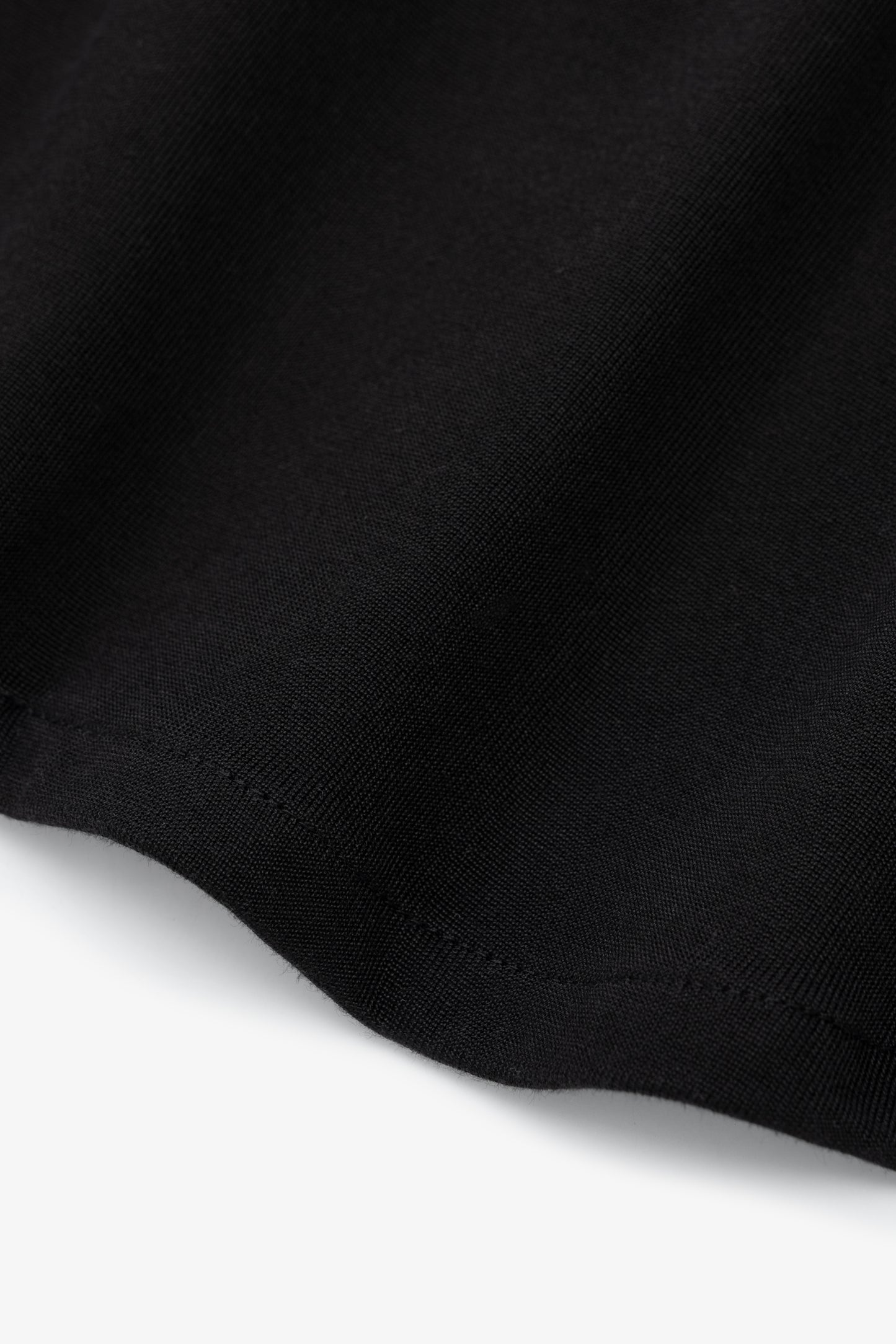 Fabric ripple detail of LW444CR LS Jersey Button Down in Black