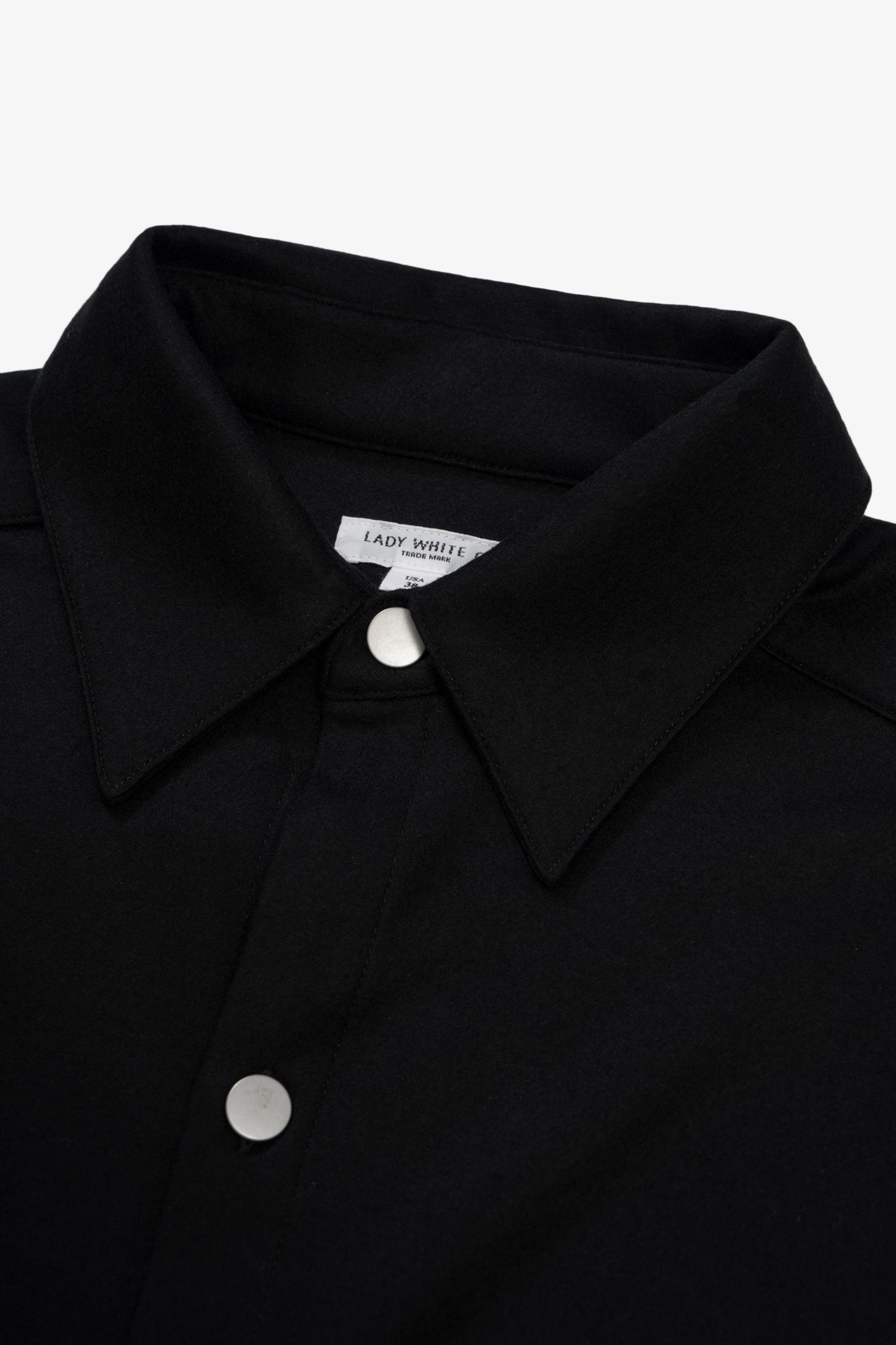 Collar detail of LW455W Wool Overshirt in Black