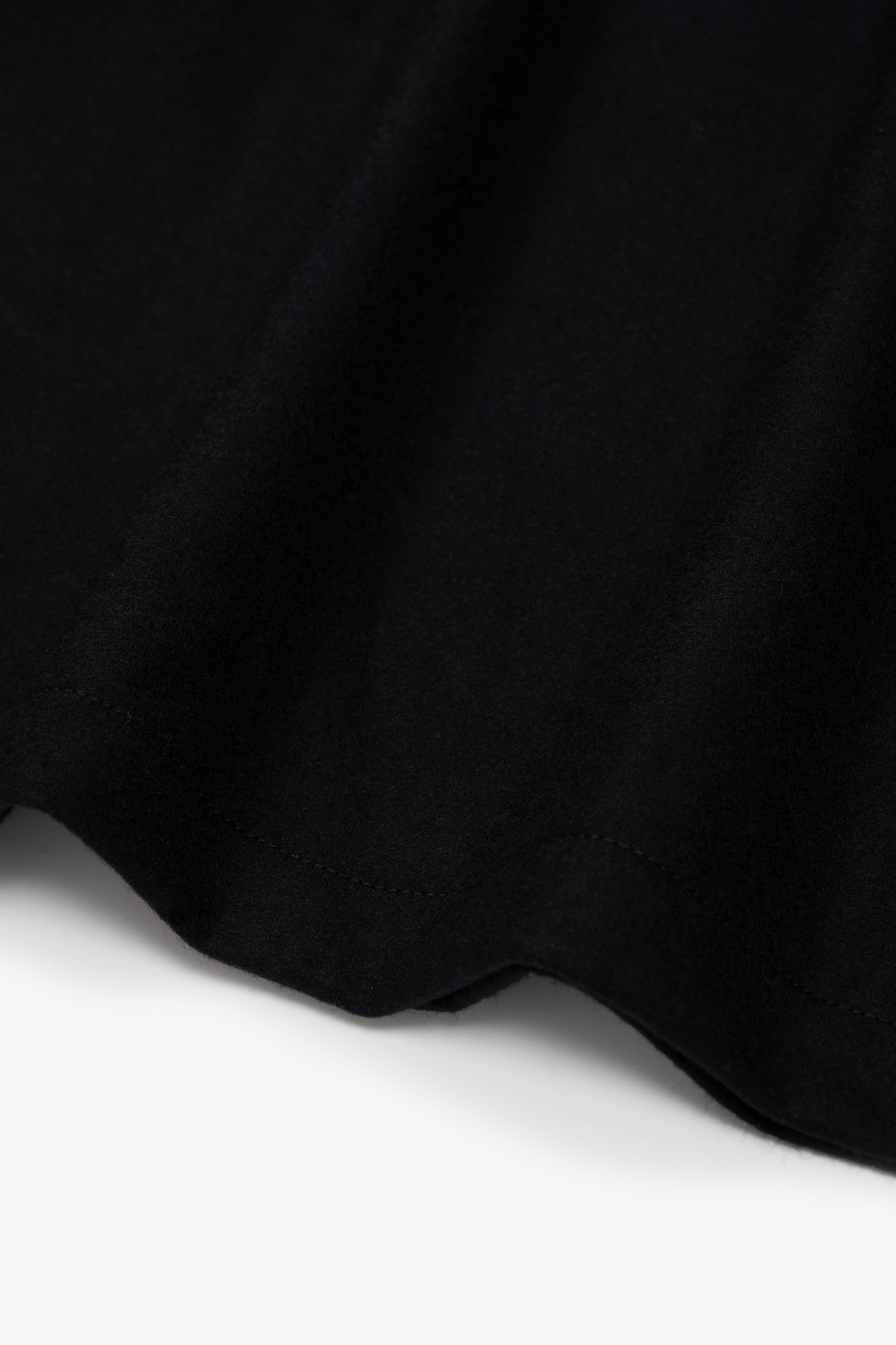 Hem detail of LW455W Wool Overshirt in Black