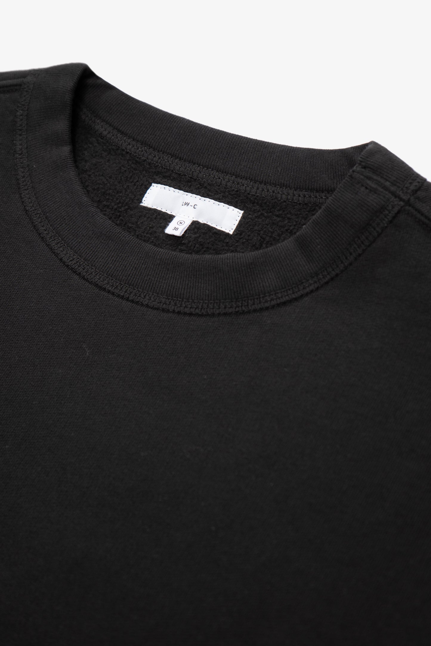 Collar detail of LW615 Relaxed Sweatshirt