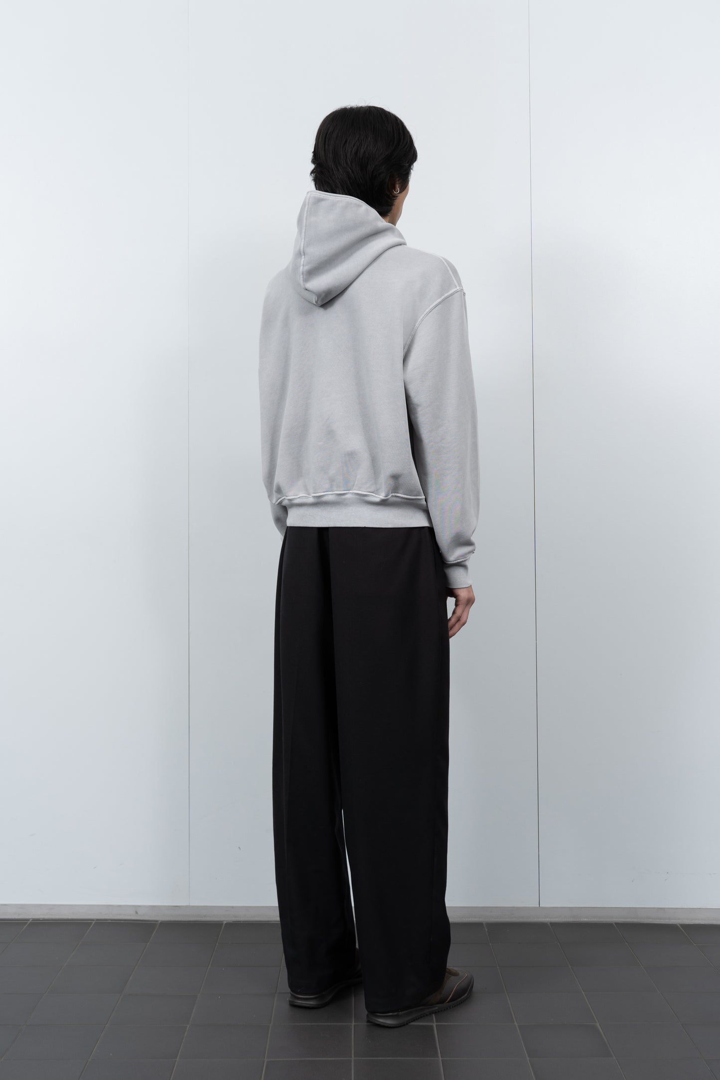 LW624 Mini Hoodie in Pigment Chalk on a model