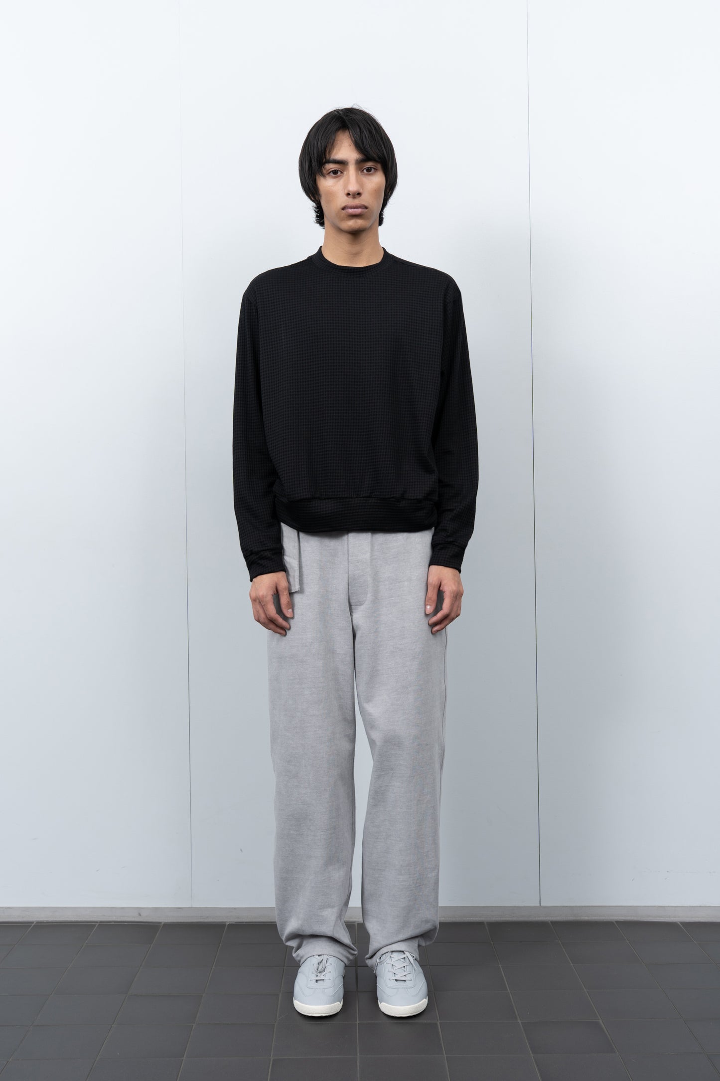 LW650 2-Ply Gauze Crewneck in Black on a model