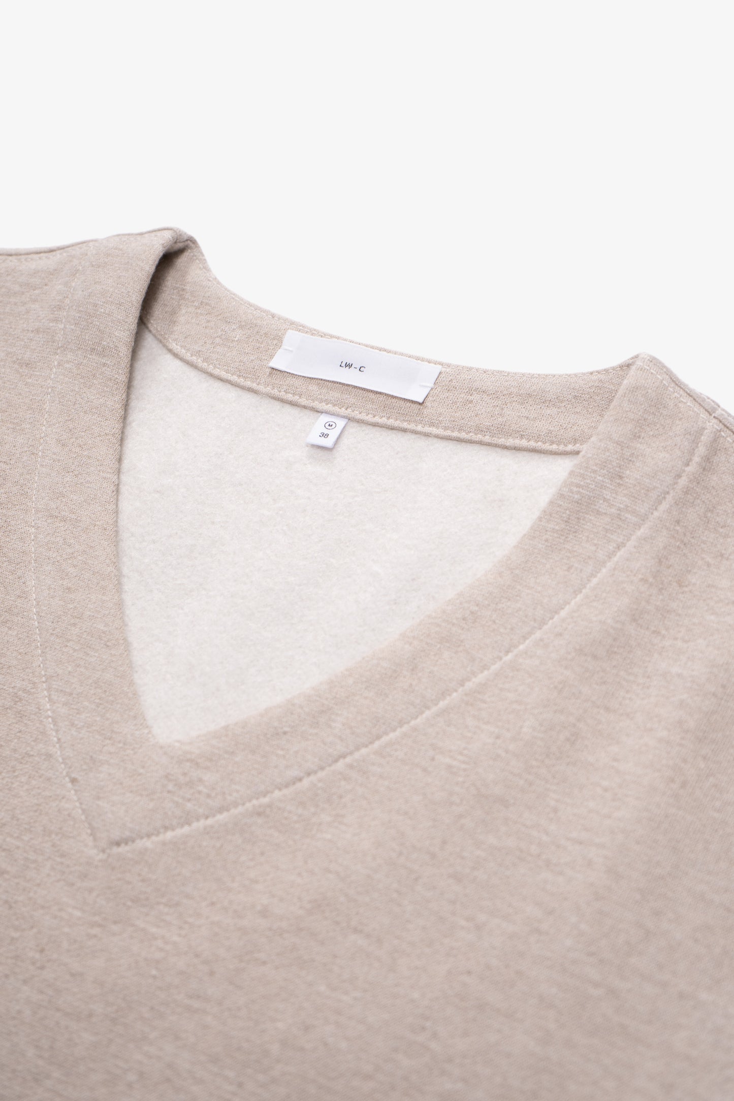 Collar detail of LW770SL Silk Linen V Neck Sweater in Natural