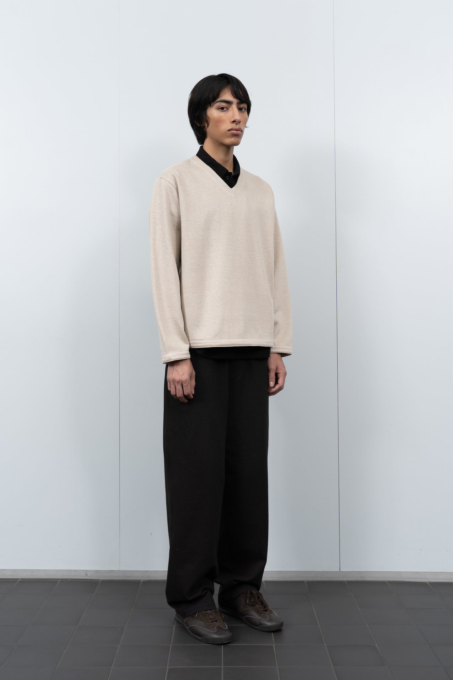 LW770SL Silk Linen V Neck Sweater in Natural on a model