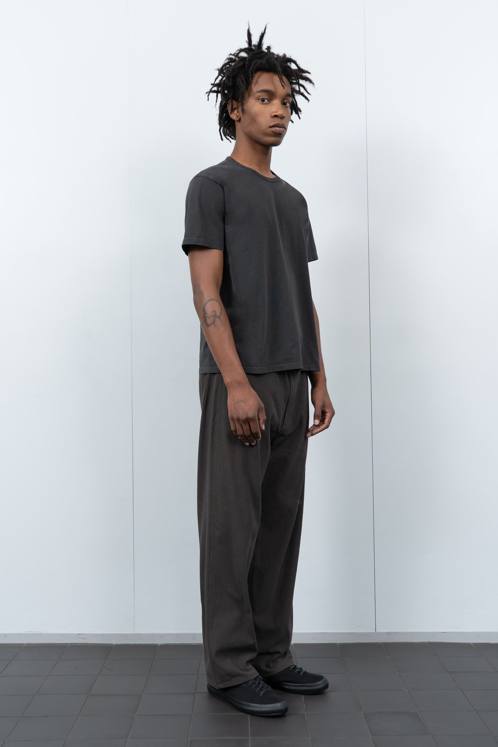 OUR T-SHIRT - PIGMENT CHARCOAL – LADY WHITE CO.