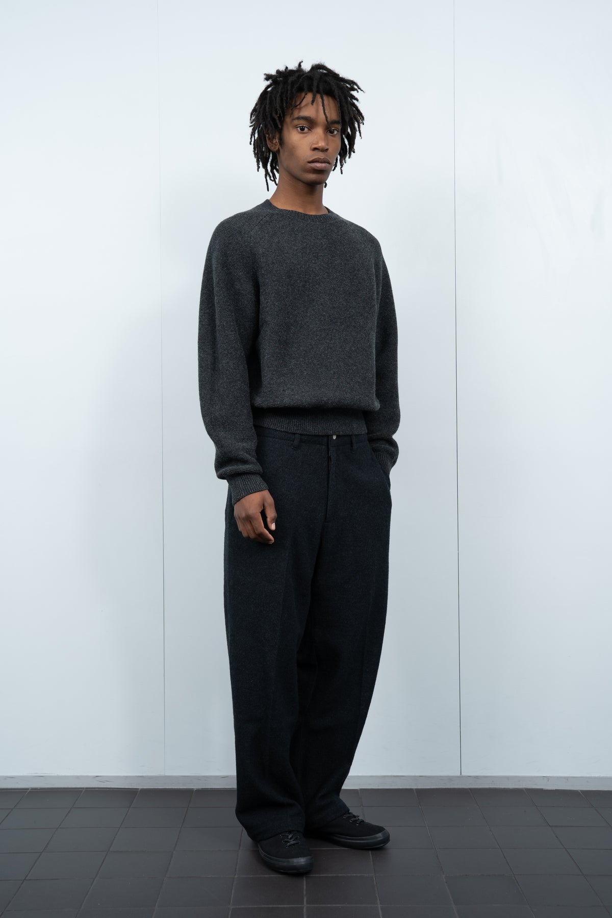 RAGLAN LINK SWEATER - CHARCOAL