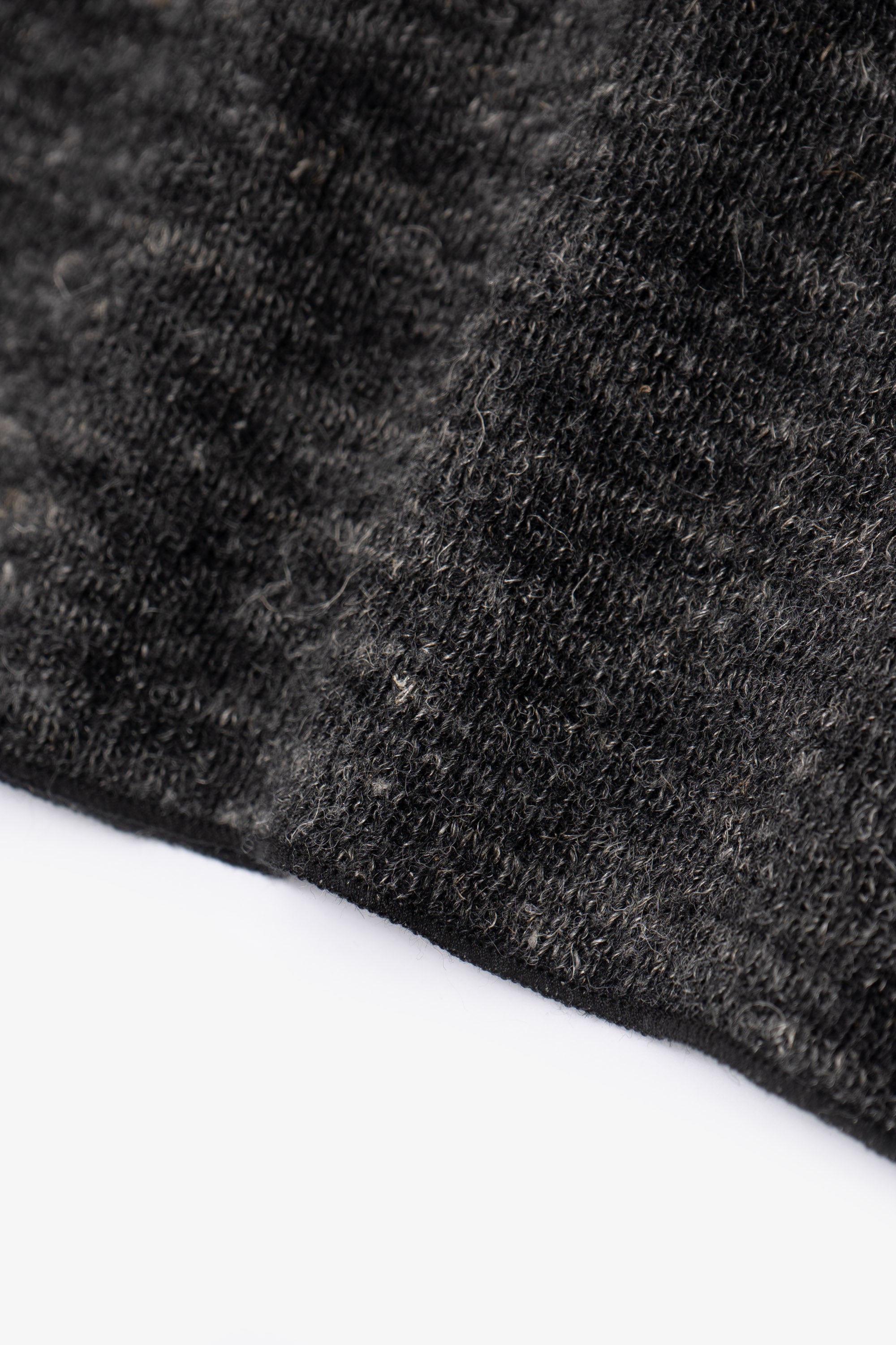 LINEN WOOL V-NECK - BLACK MELANGE