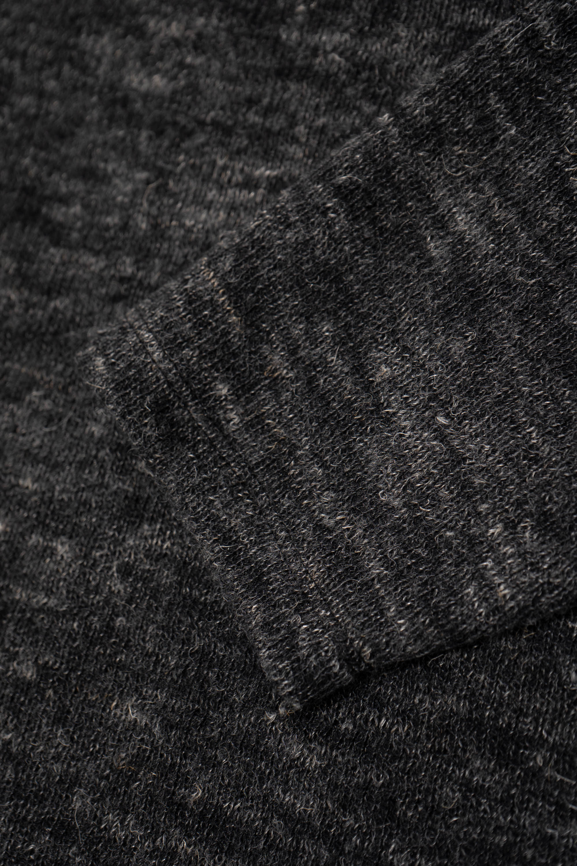 LINEN WOOL V-NECK - BLACK MELANGE – LADY WHITE CO.