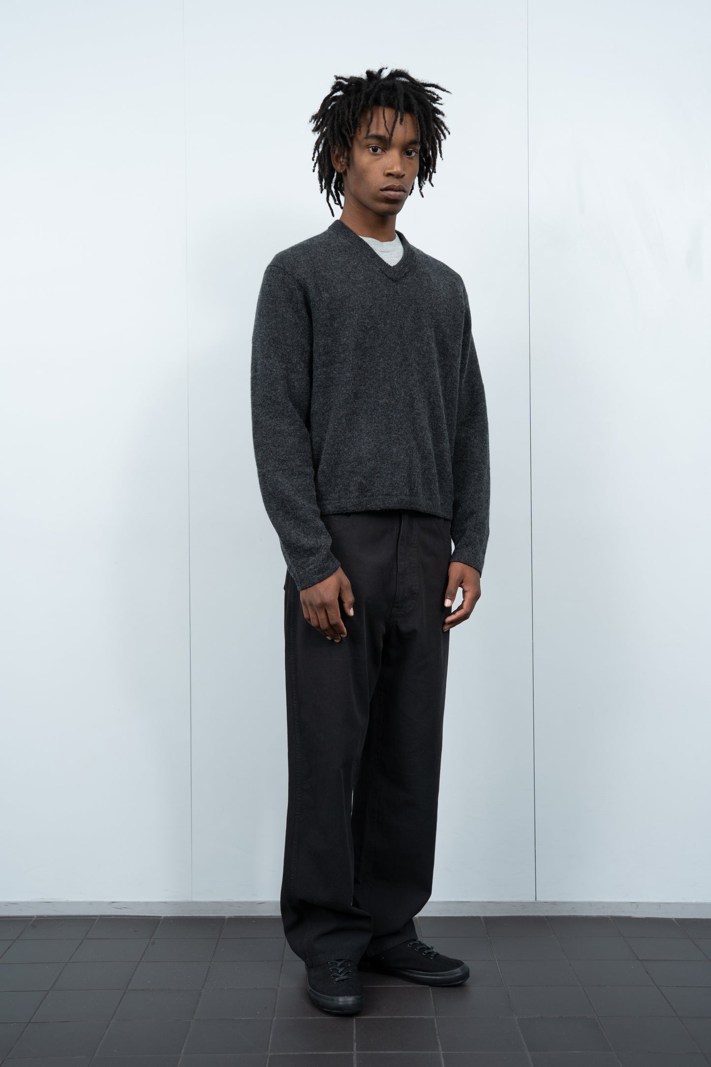 WOOL V-NECK SWEATER - CHARCOAL