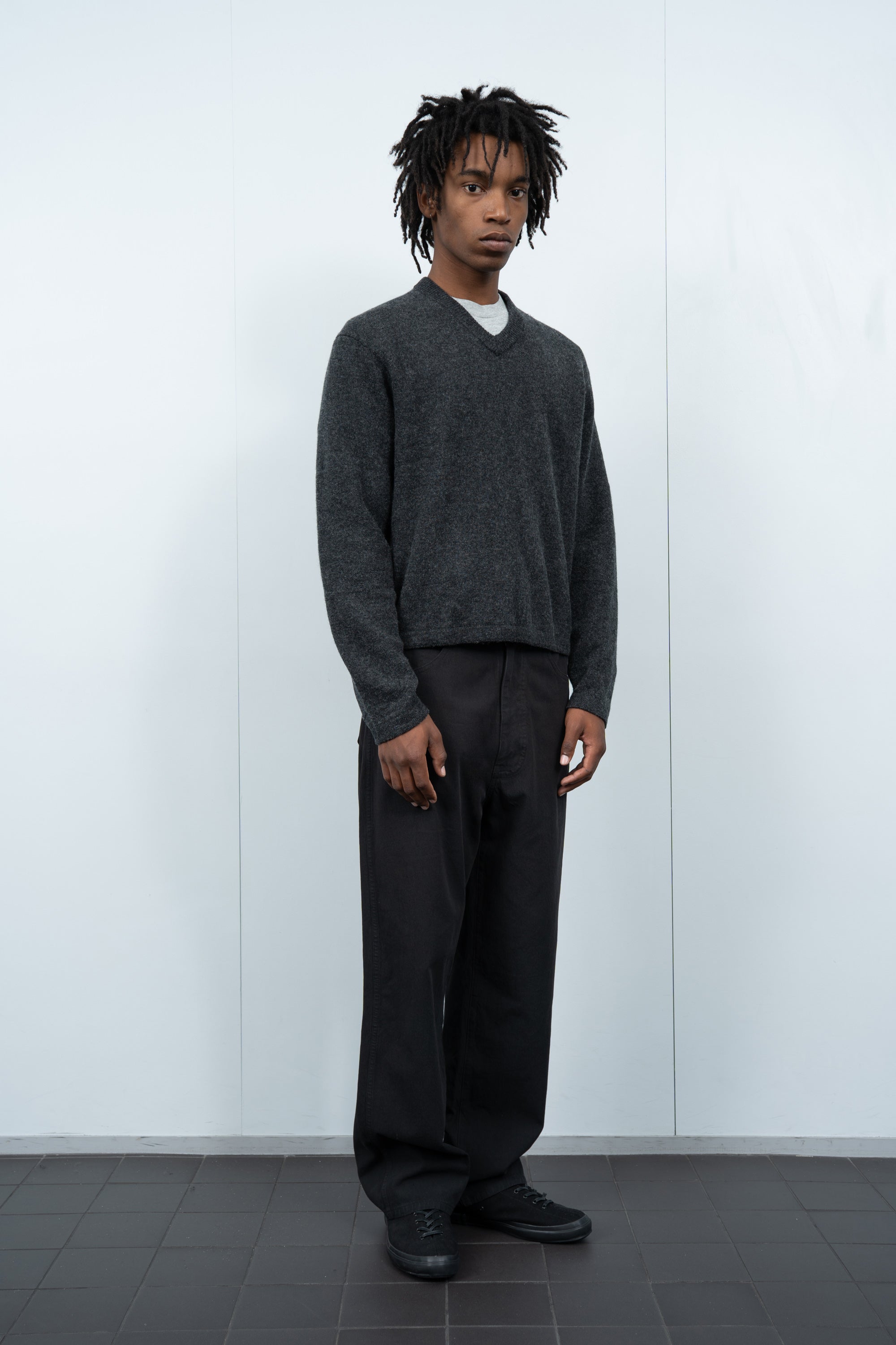WOOL V-NECK SWEATER - CHARCOAL