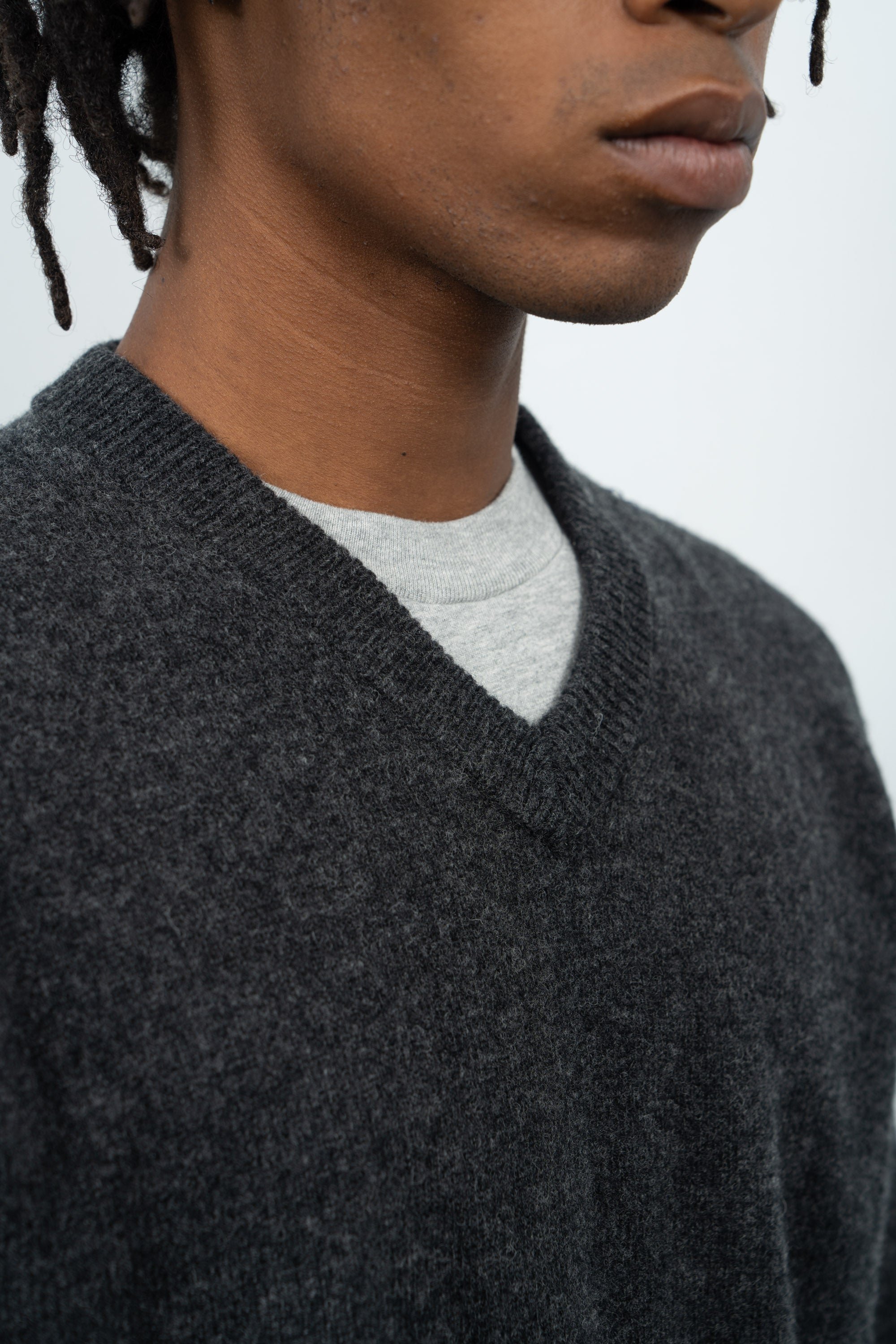 WOOL V-NECK SWEATER - CHARCOAL