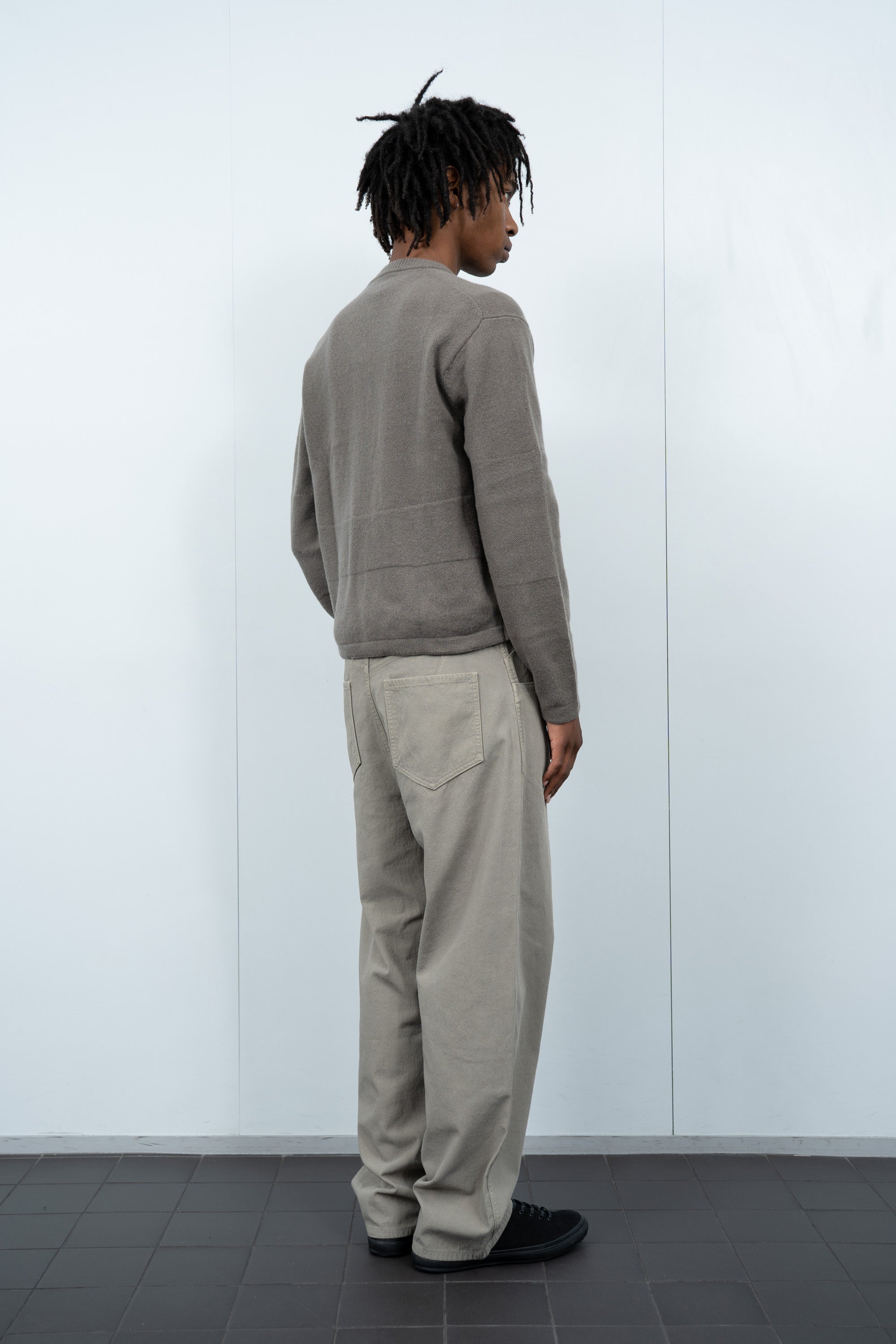 WOOL V-NECK SWEATER - CLAY