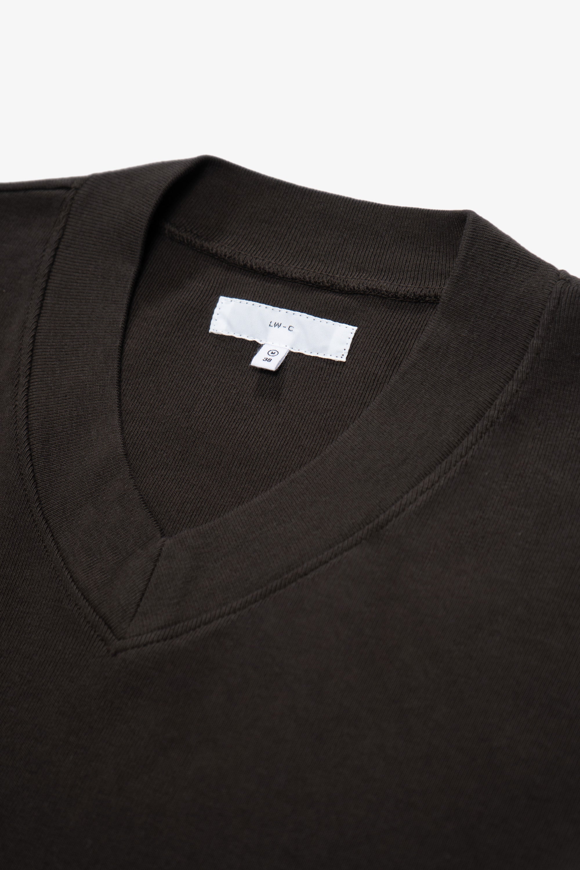HIGH V-NECK T-SHIRT - TIMBER – LADY WHITE CO.