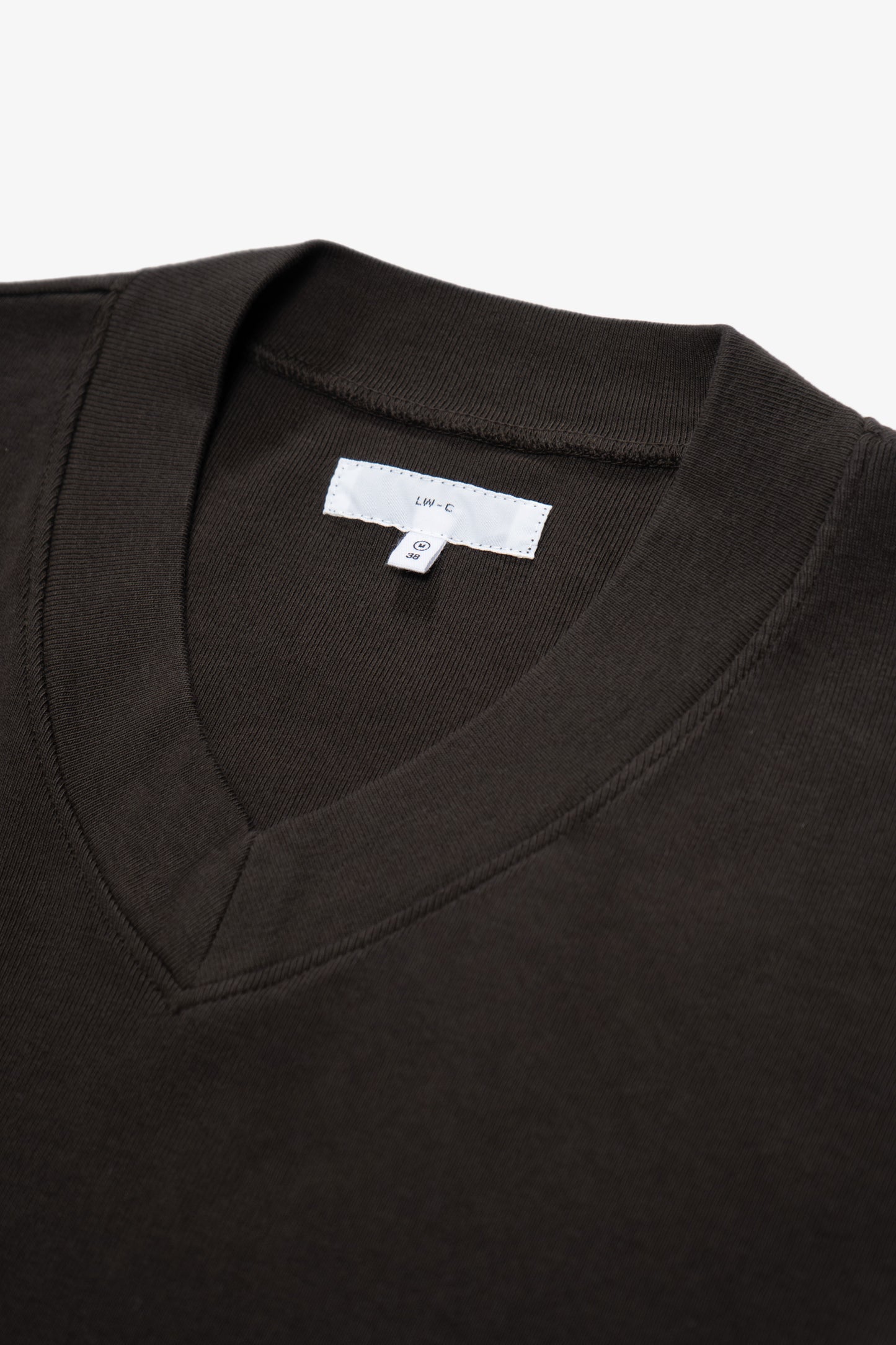 HIGH V-NECK T-SHIRT - TIMBER