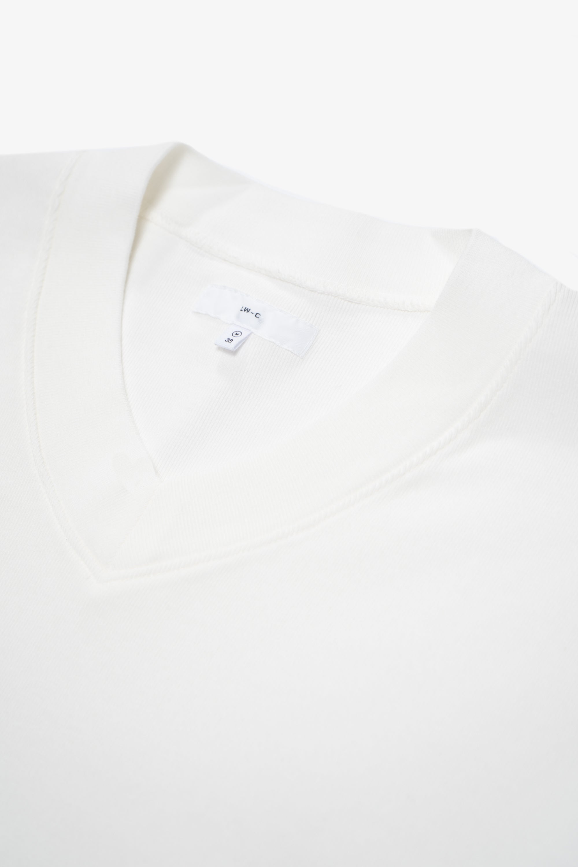 HIGH V-NECK T-SHIRT - WHITE