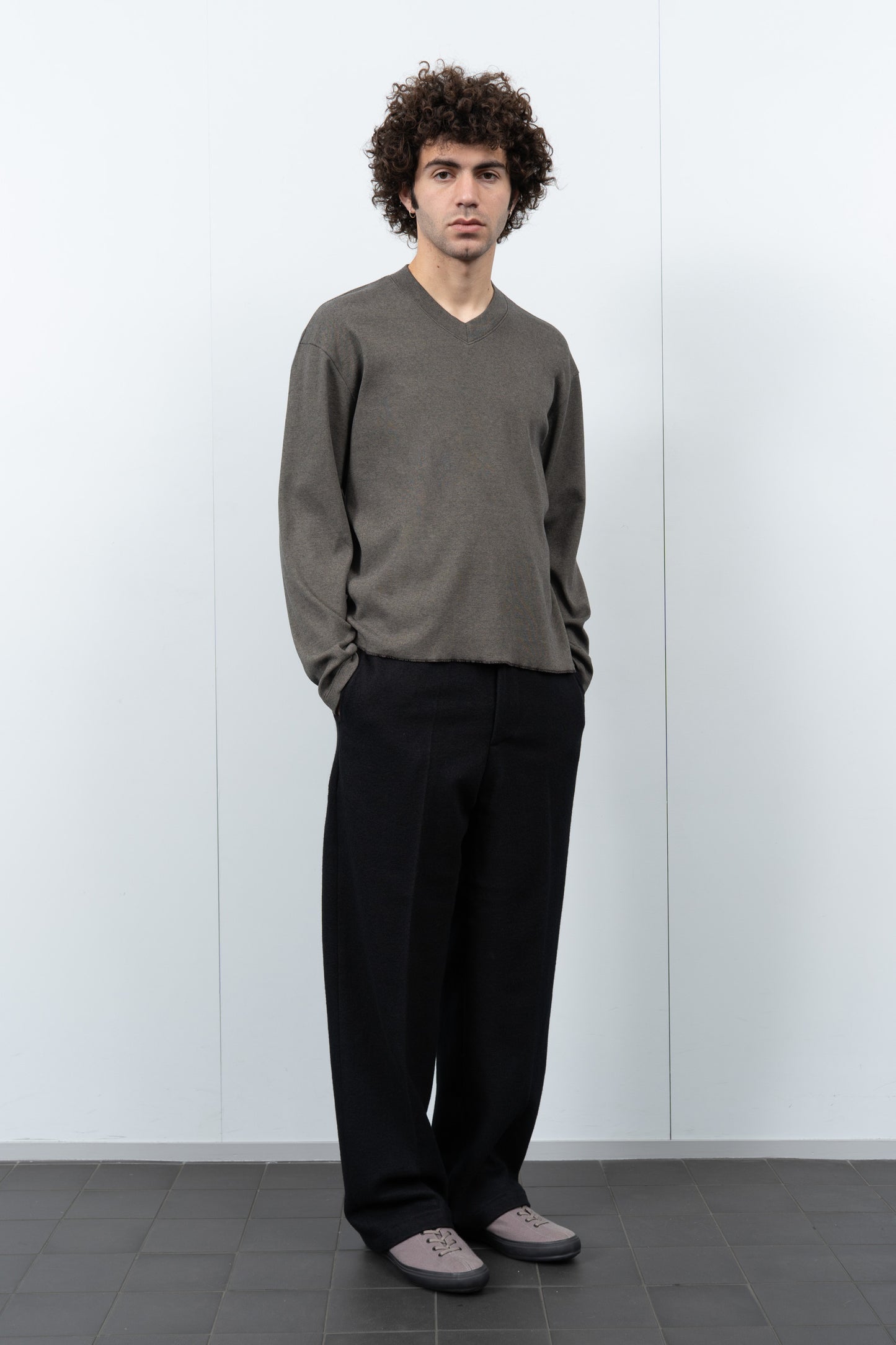 HIGH V-NECK T-SHIRT - SIERRA STRIPE