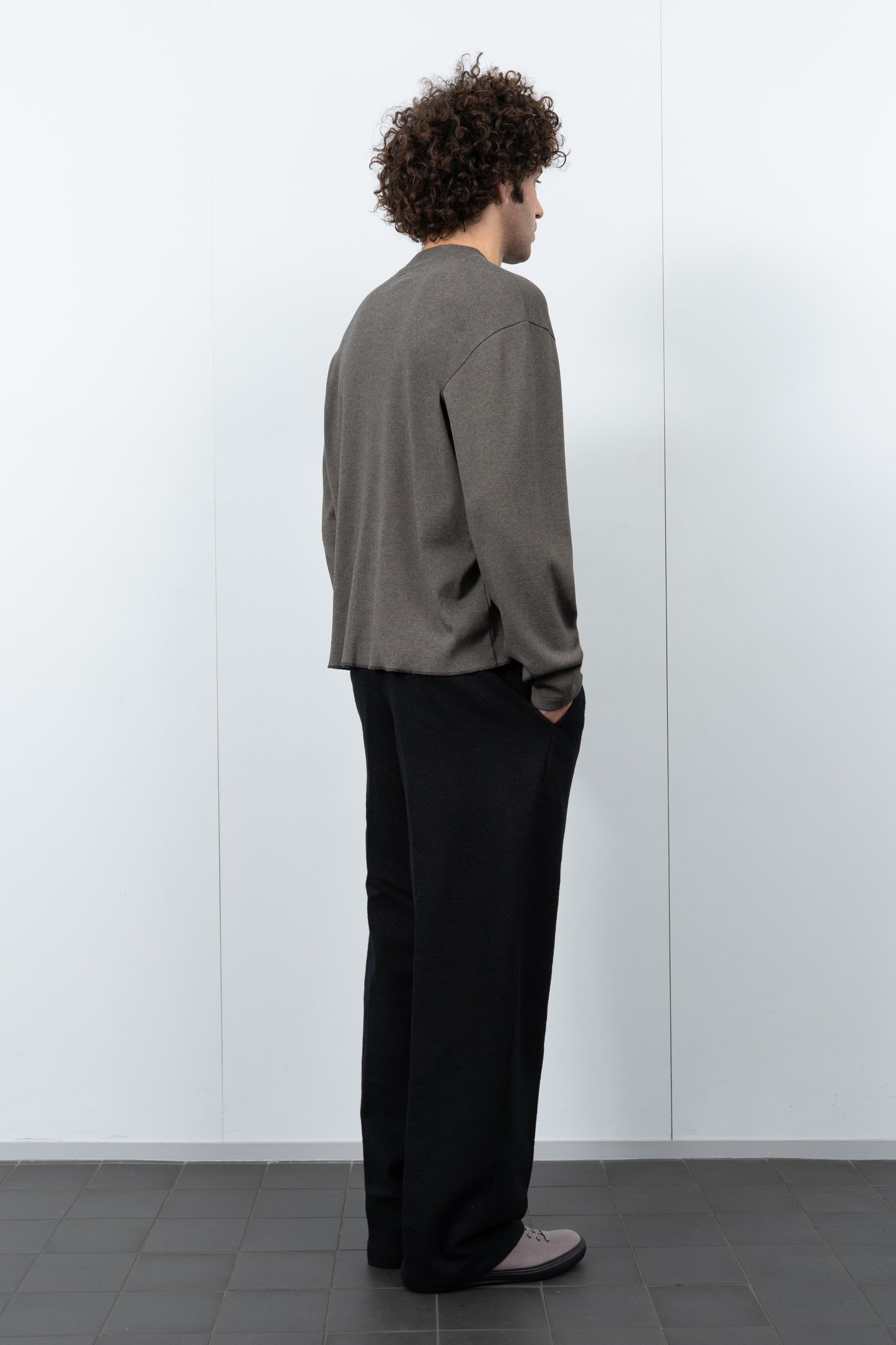 HIGH V-NECK T-SHIRT - SIERRA STRIPE