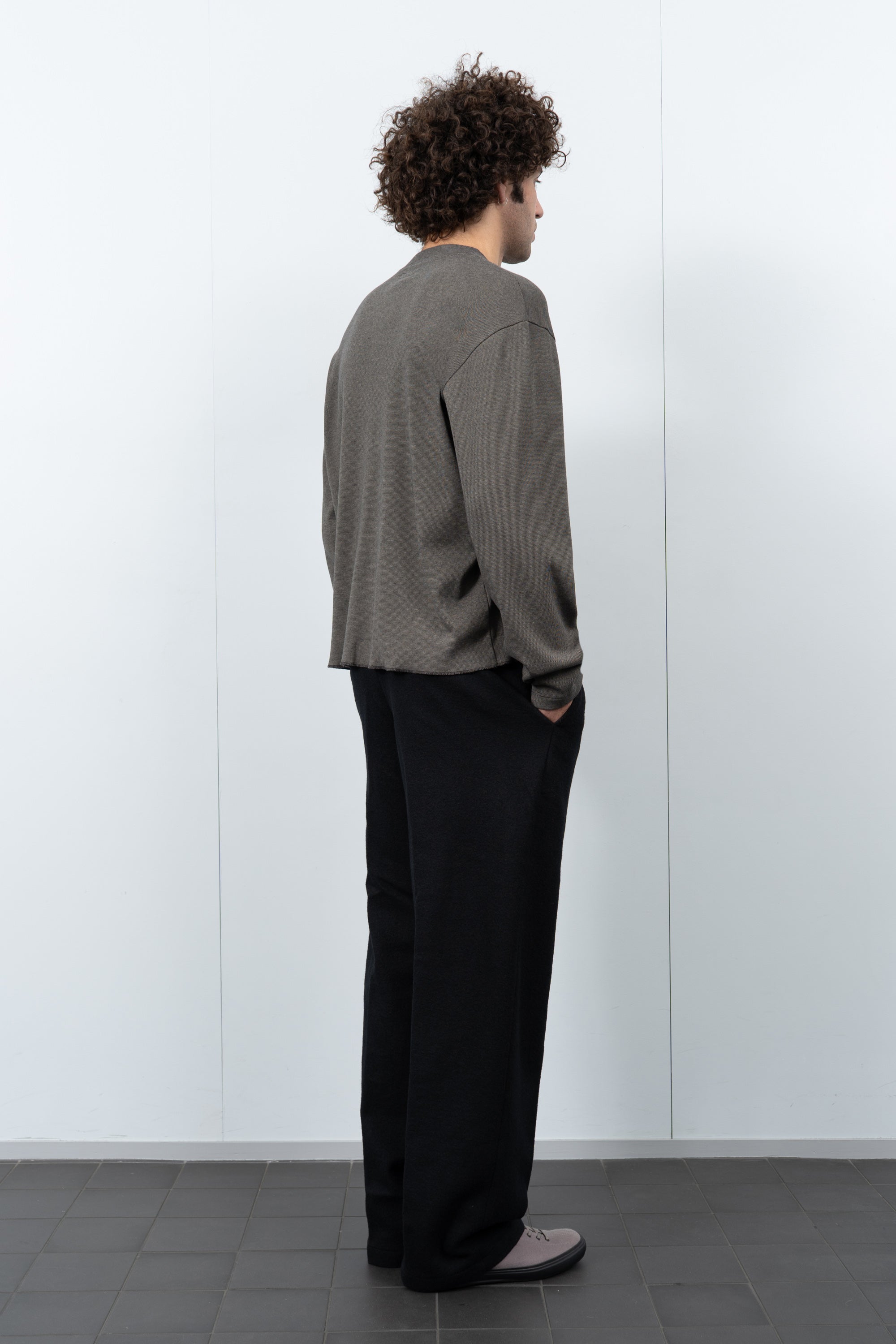 HIGH V-NECK T-SHIRT - SIERRA STRIPE