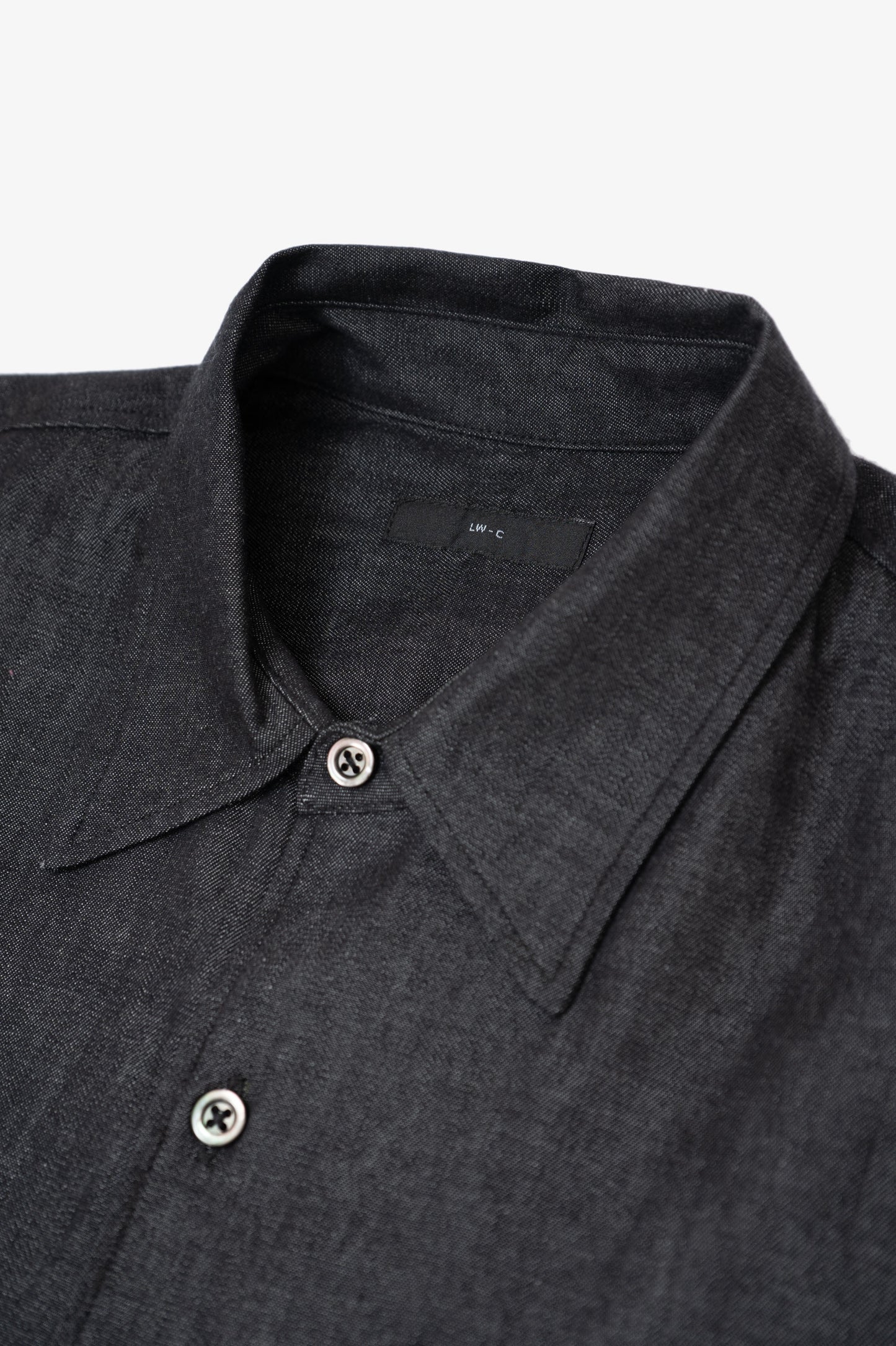 LYNN CHAMBRAY S/S SHIRT - BLACK CHAMBRAY