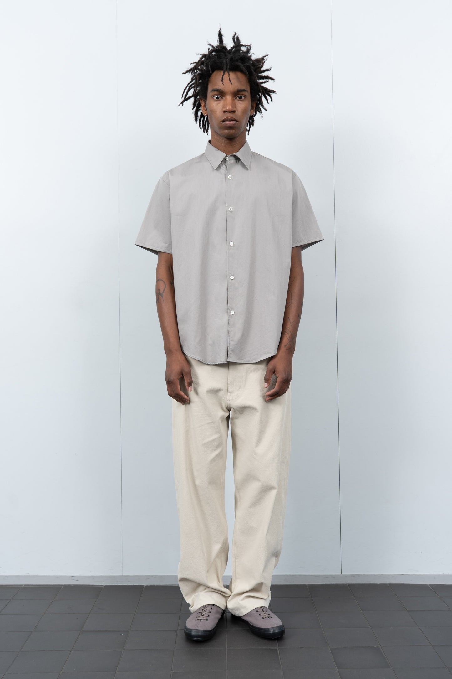 LYNN POPLIN S/S SHIRT - TRUE GREY