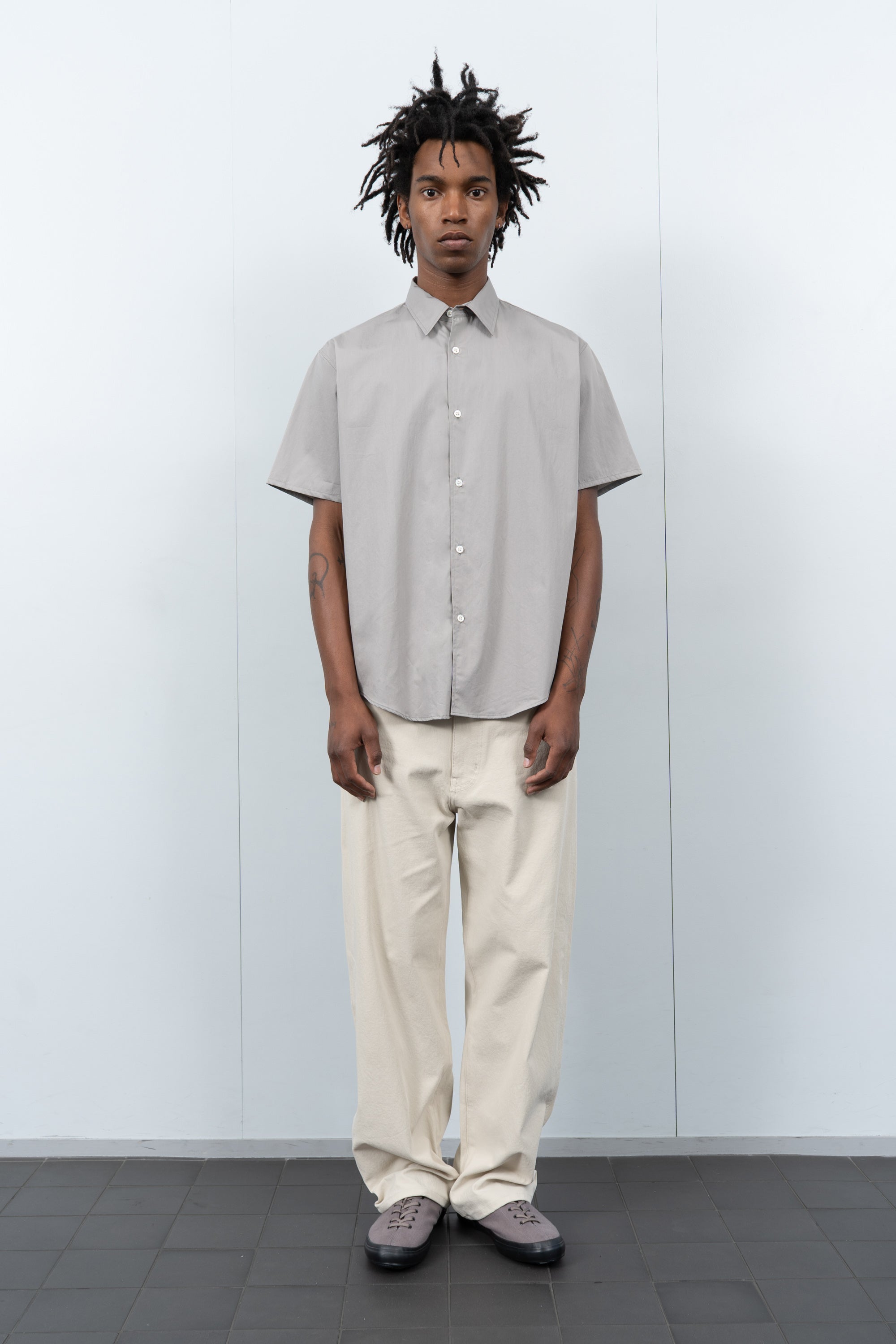 LYNN POPLIN S/S SHIRT - TRUE GREY