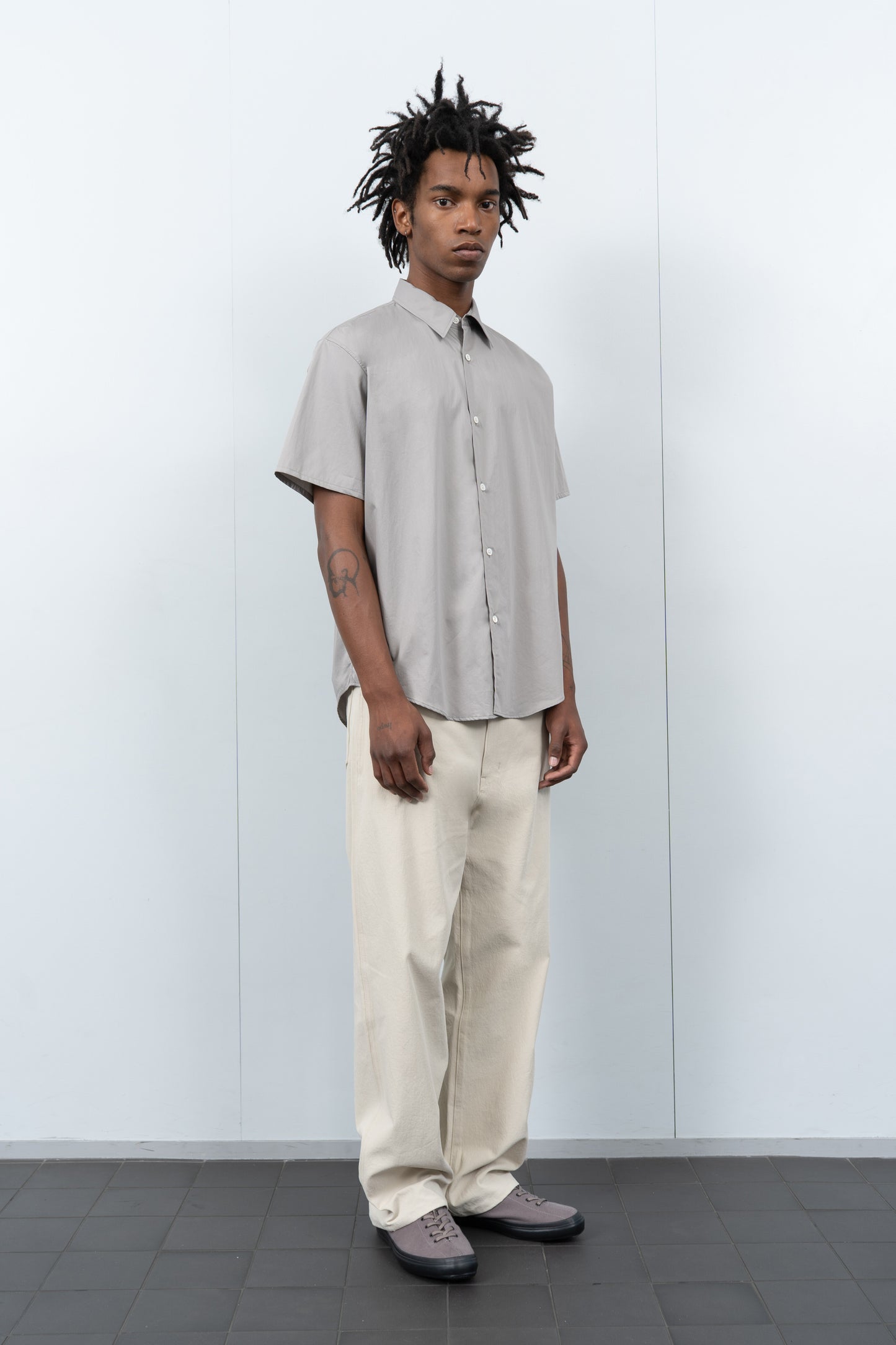 LYNN POPLIN S/S SHIRT - TRUE GREY