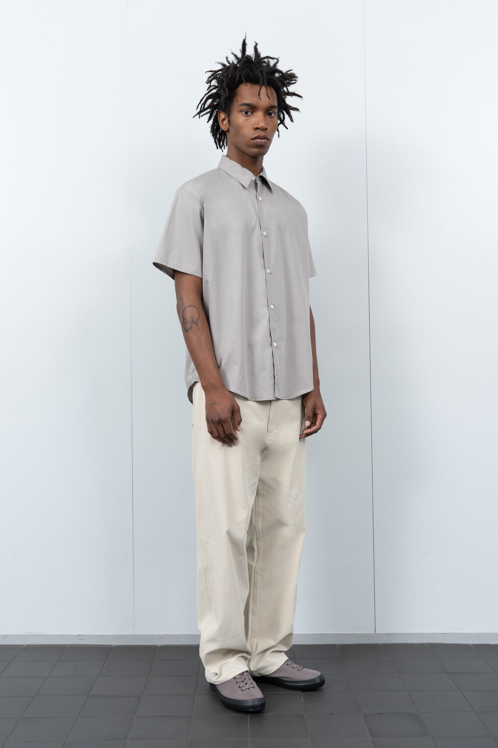 LYNN POPLIN S/S SHIRT - TRUE GREY