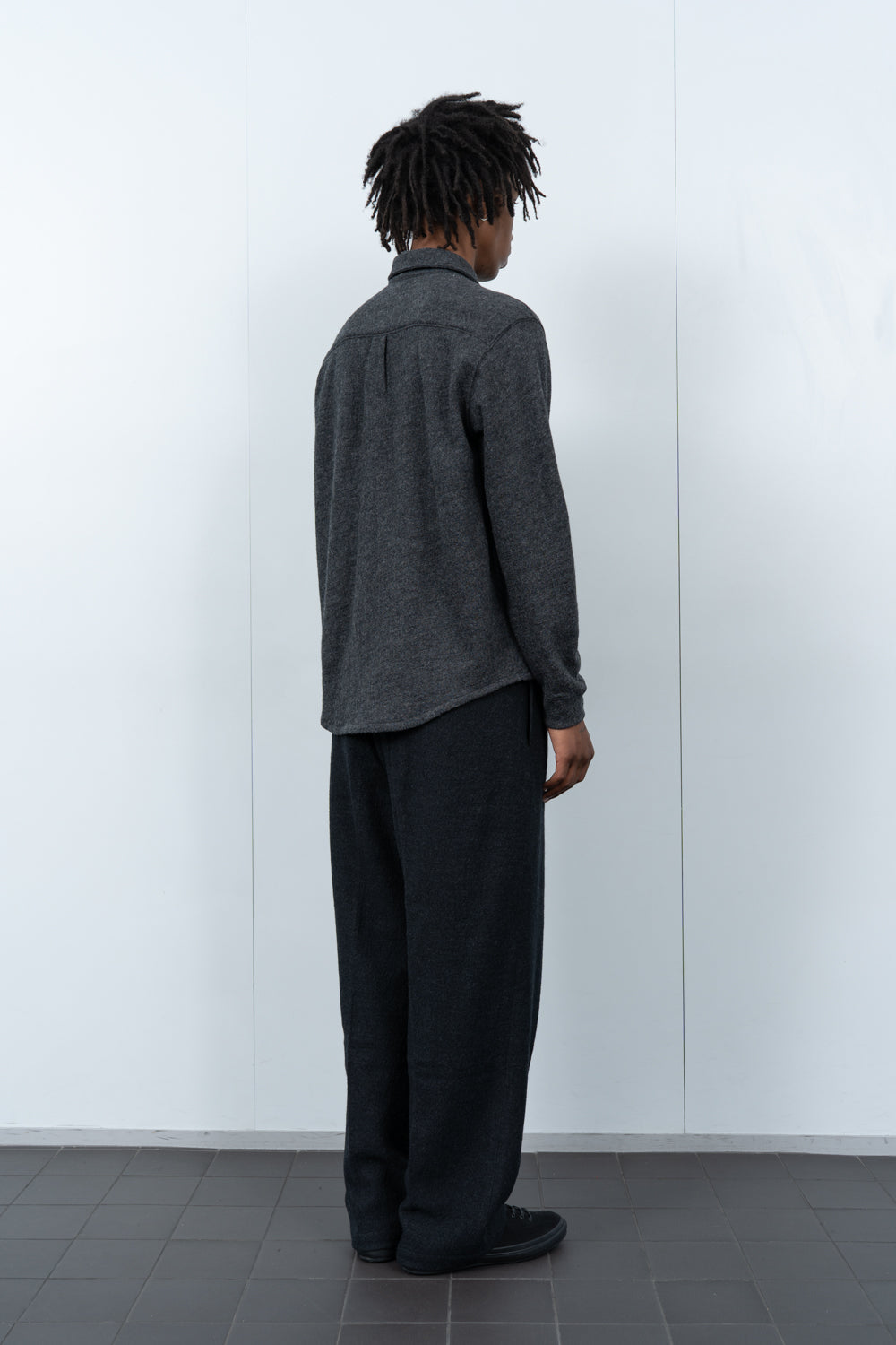 CRATER WOOL BUTTON UP - CHARCOAL