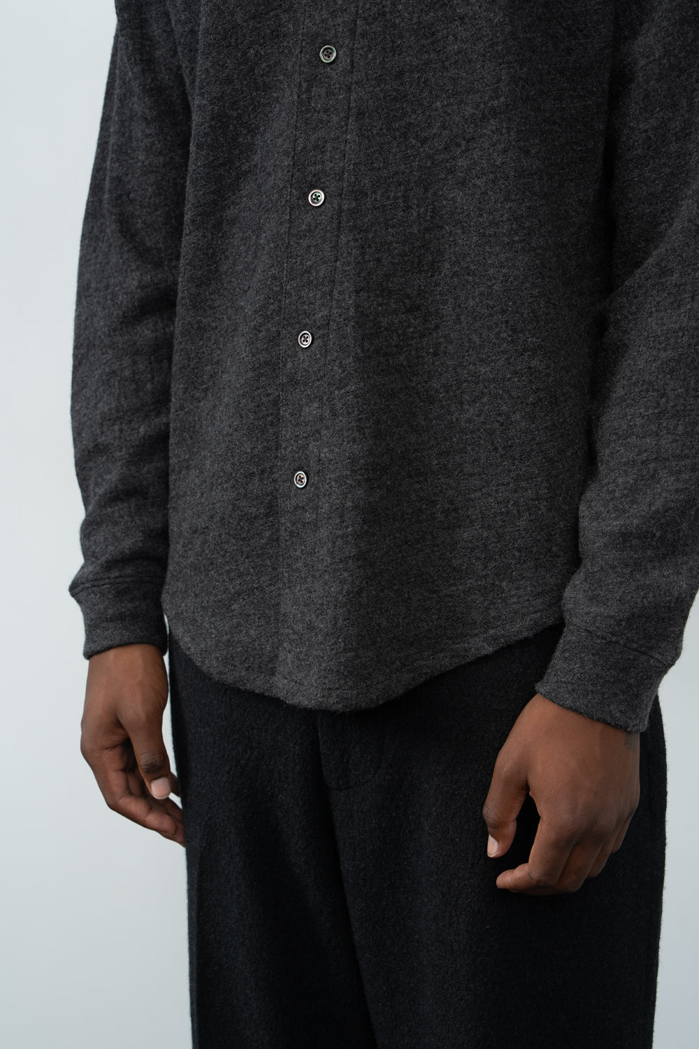 CRATER WOOL BUTTON UP - CHARCOAL